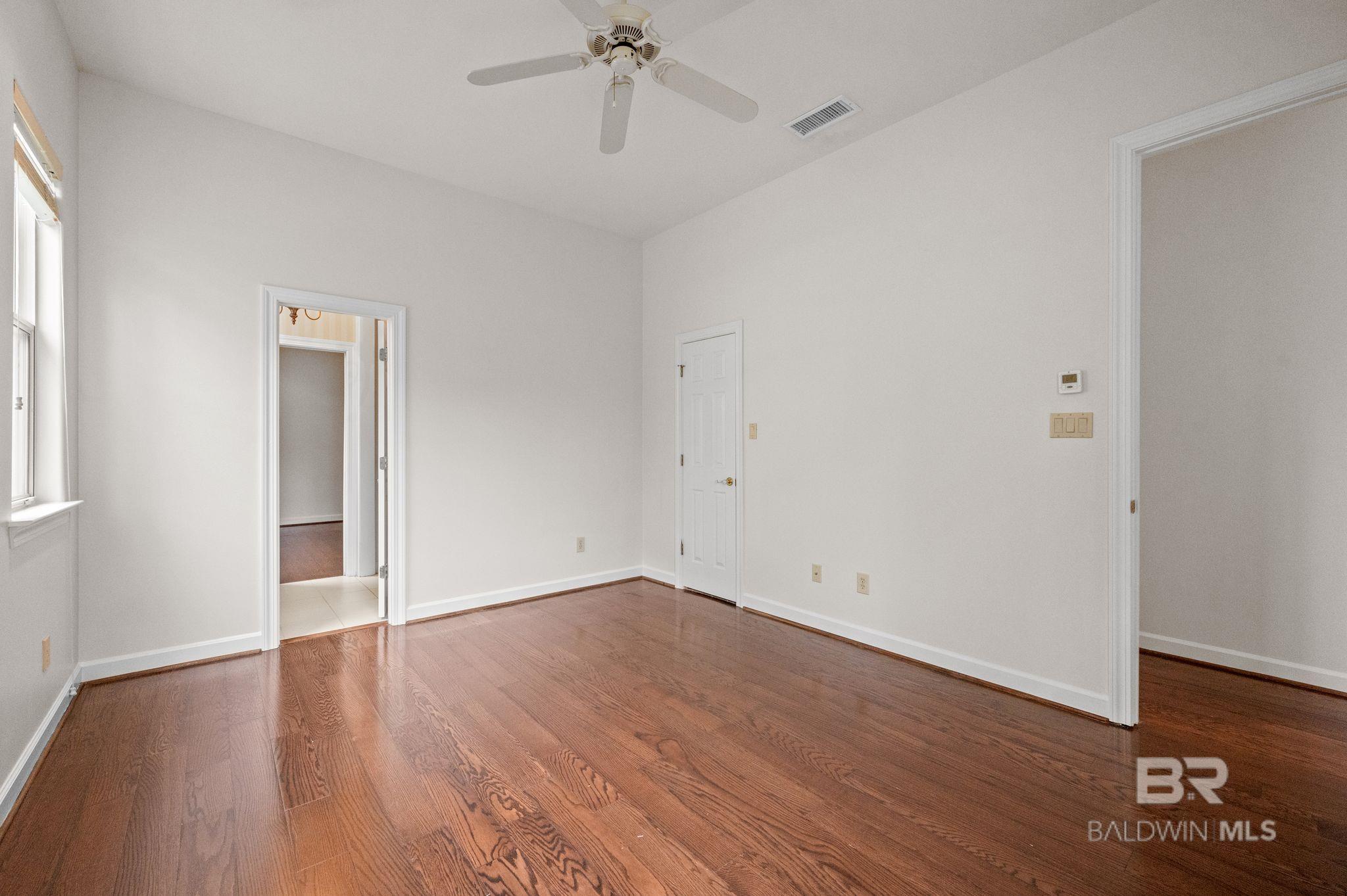 https://zimg.paragon.ice.com/ParagonImages/Property/PG/BCAR/391641/32/0/0/44b690e4417dc9edbb58a86df18937fd/7/da3f4877e41e2bed74463935dd4e42be/391641-76a4baaa-7be9-425b-9a15-e7f7fab06638.JPG