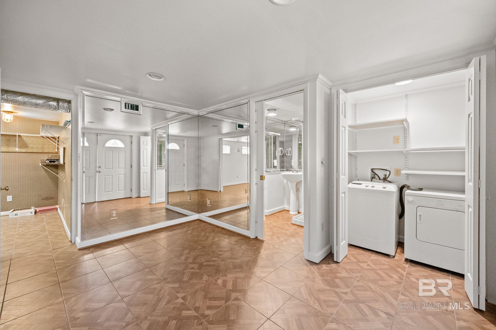 https://zimg.paragon.ice.com/ParagonImages/Property/PG/BCAR/391641/38/0/0/80aeb2120d1a4e265fd1fcce961e41d8/7/da3f4877e41e2bed74463935dd4e42be/391641-f92f7e87-a91f-4e44-88a4-e76a12394b9f.JPG