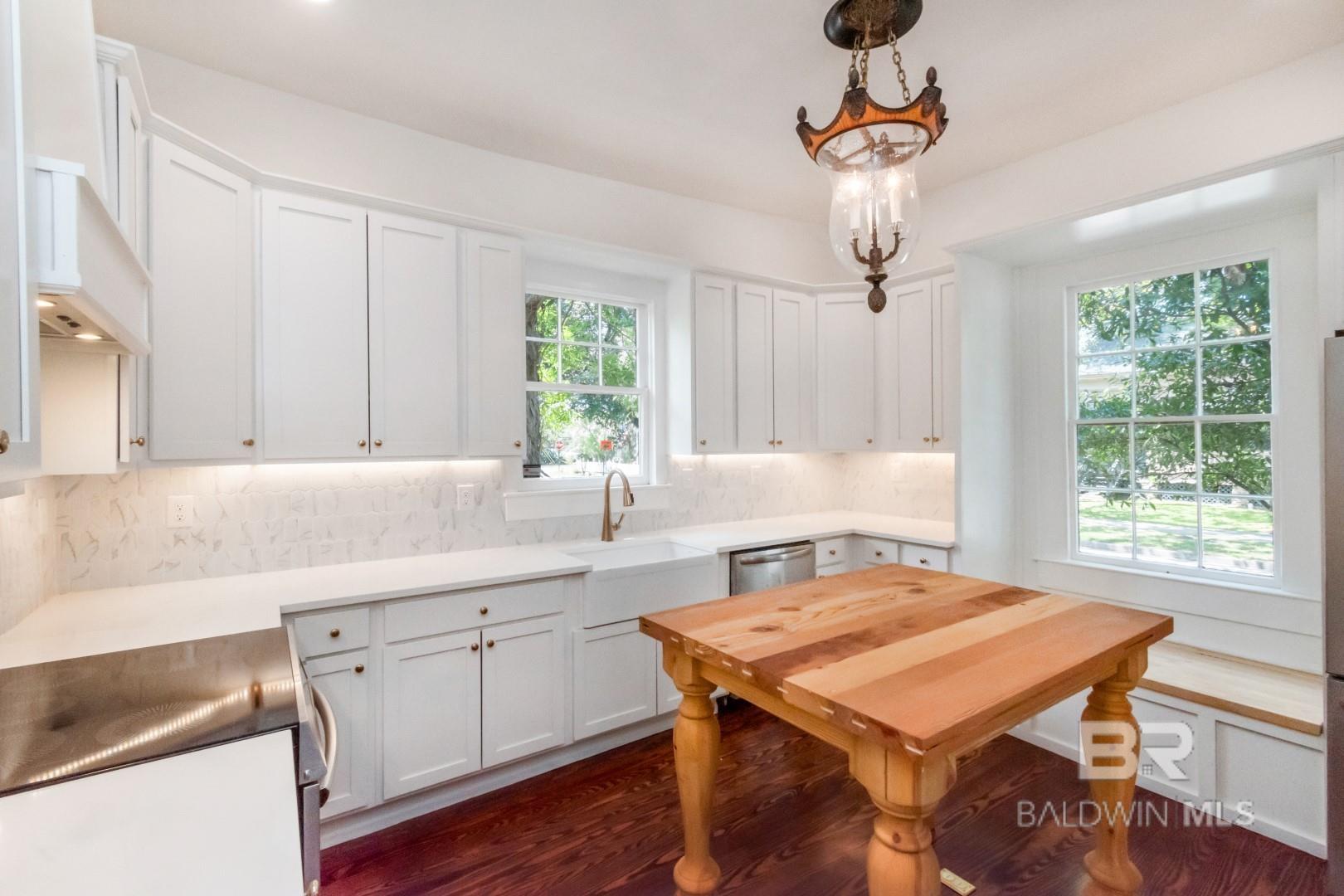 150 S Dearborn Street, Mobile, AL, 36602