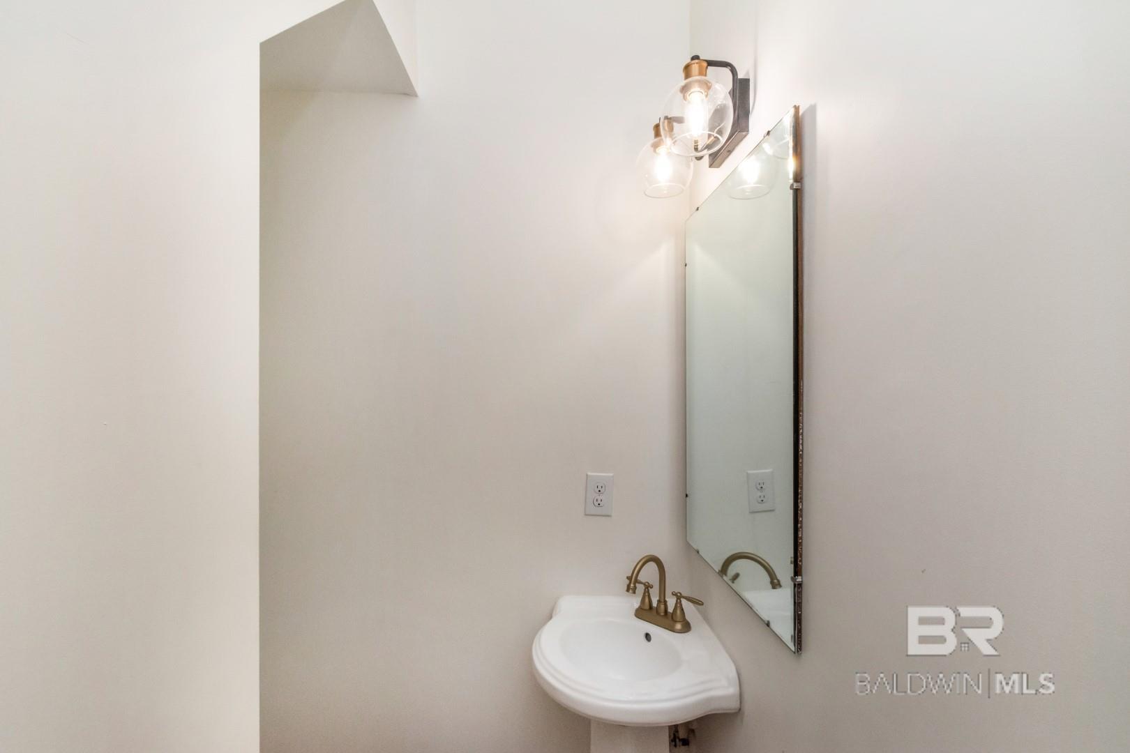 150 S Dearborn Street, Mobile, AL, 36602