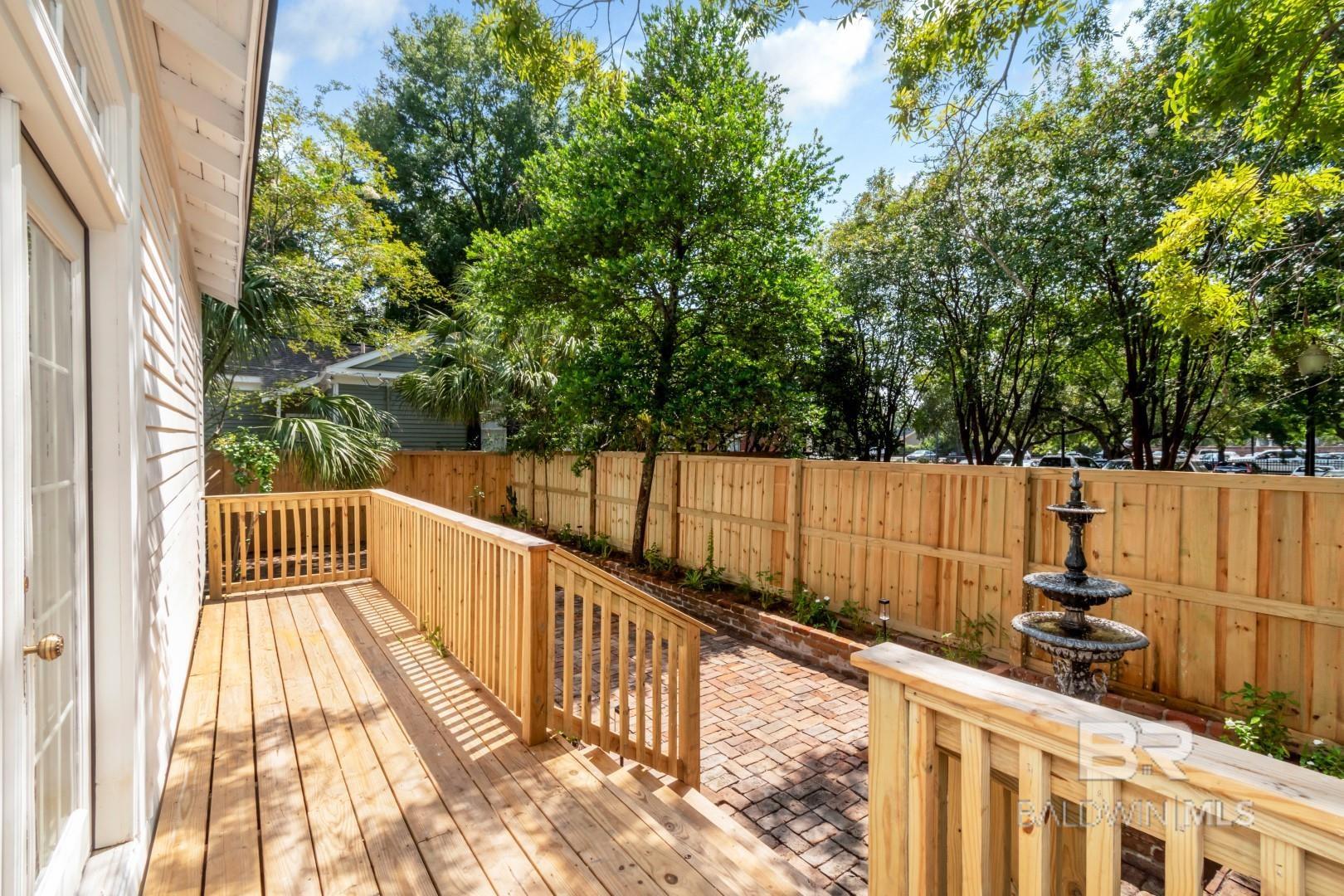 150 S Dearborn Street, Mobile, AL, 36602