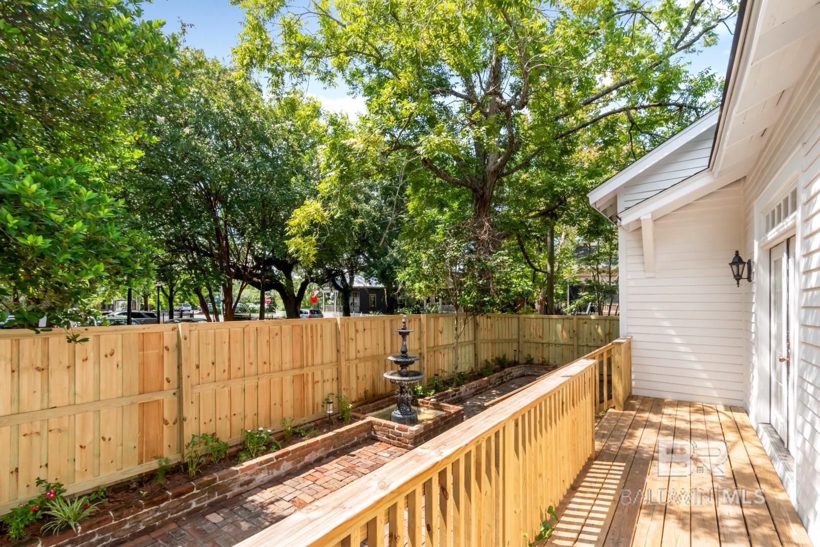 150 S Dearborn Street, Mobile, AL, 36602