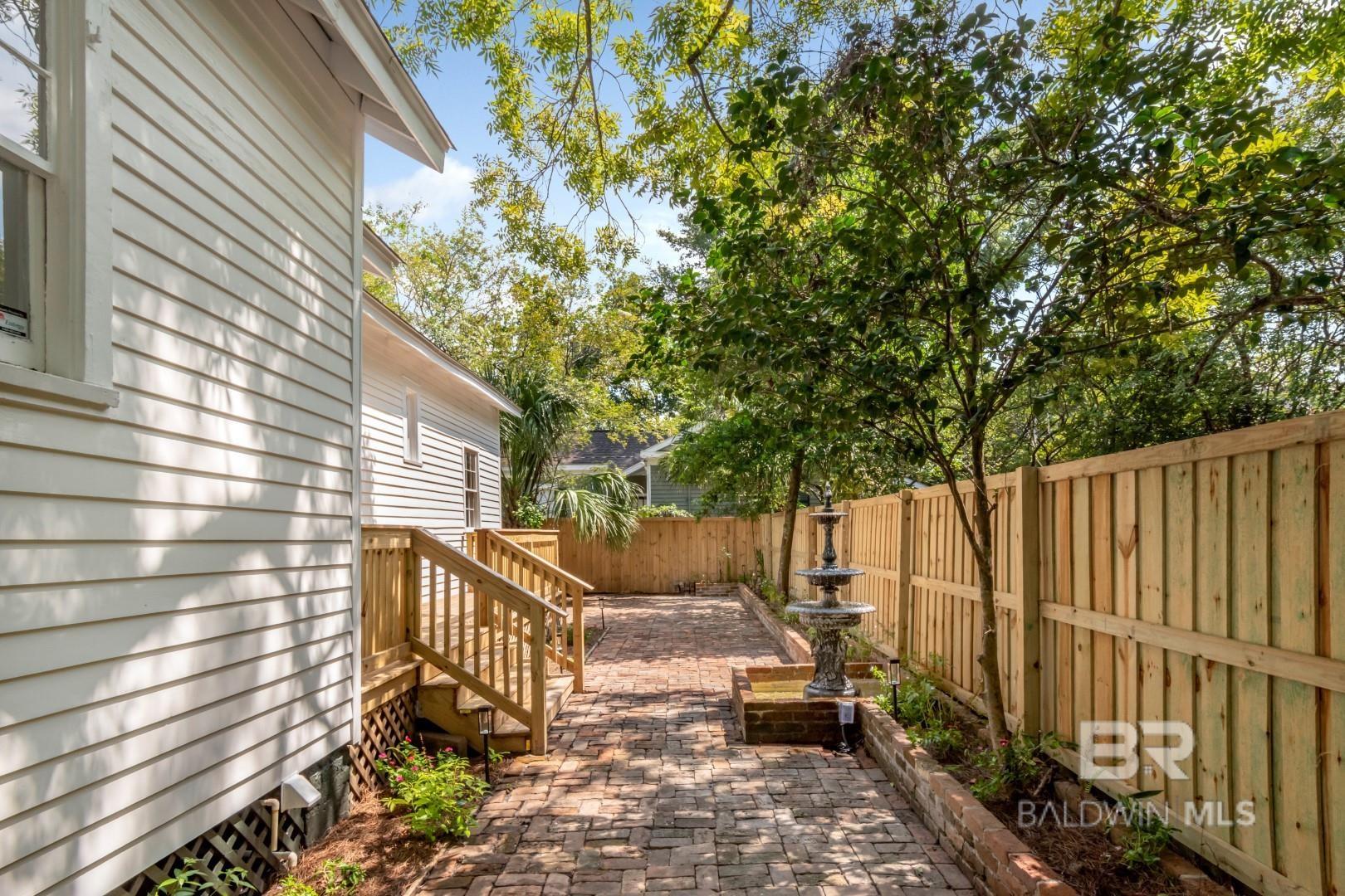 150 S Dearborn Street, Mobile, AL, 36602