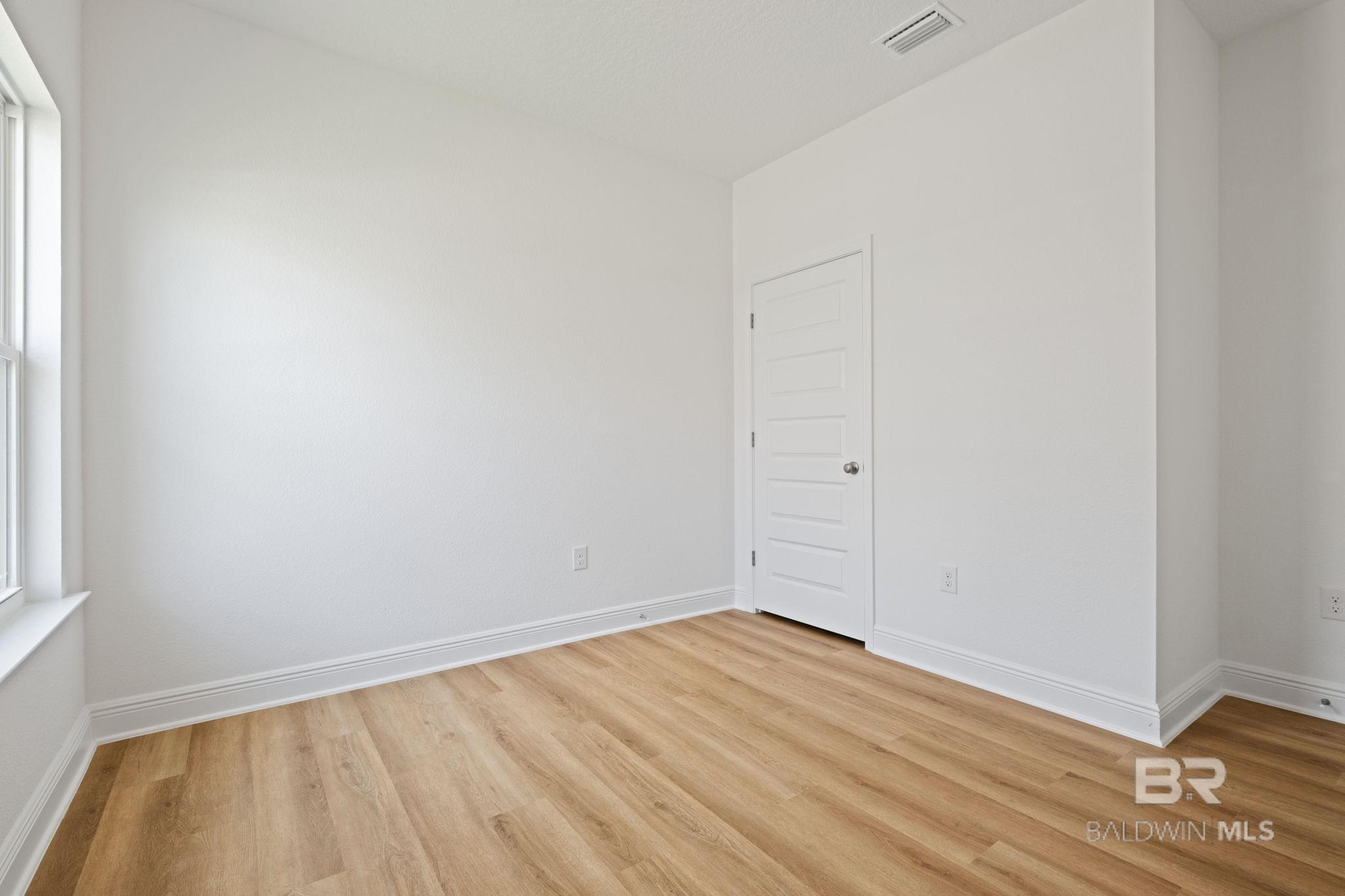 https://zimg.paragon.ice.com/ParagonImages/Property/PG/BCAR/392046/11/0/0/622c5995475073b810d1631b5f490201/7/d860fef6a6b062cb6bc969c46c0d600d/392046-f4a6ac28-566b-4c1d-b956-af52a5aaa7ff.JPG