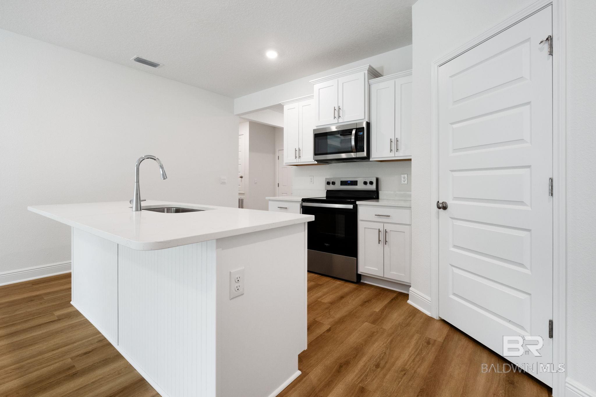 https://zimg.paragon.ice.com/ParagonImages/Property/PG/BCAR/392046/4/0/0/316fc4439abb18e609e7c7057ee71590/7/d860fef6a6b062cb6bc969c46c0d600d/392046-3dc4675c-18f5-4da7-85cc-c88d16dfb8c4.JPG