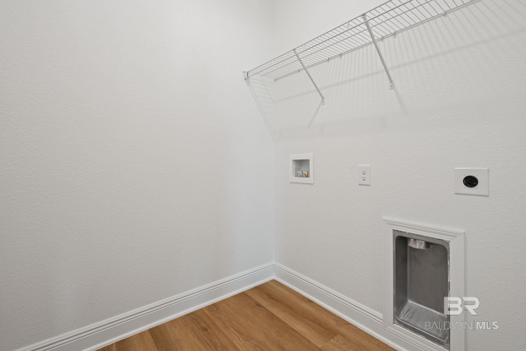 https://zimg.paragon.ice.com/ParagonImages/Property/PG/BCAR/392046/9/0/0/1c9d68f5b7d03d6dd968d68565209313/7/d860fef6a6b062cb6bc969c46c0d600d/392046-8a667885-e5bd-483e-9779-3a6b7f5fb21f.JPG