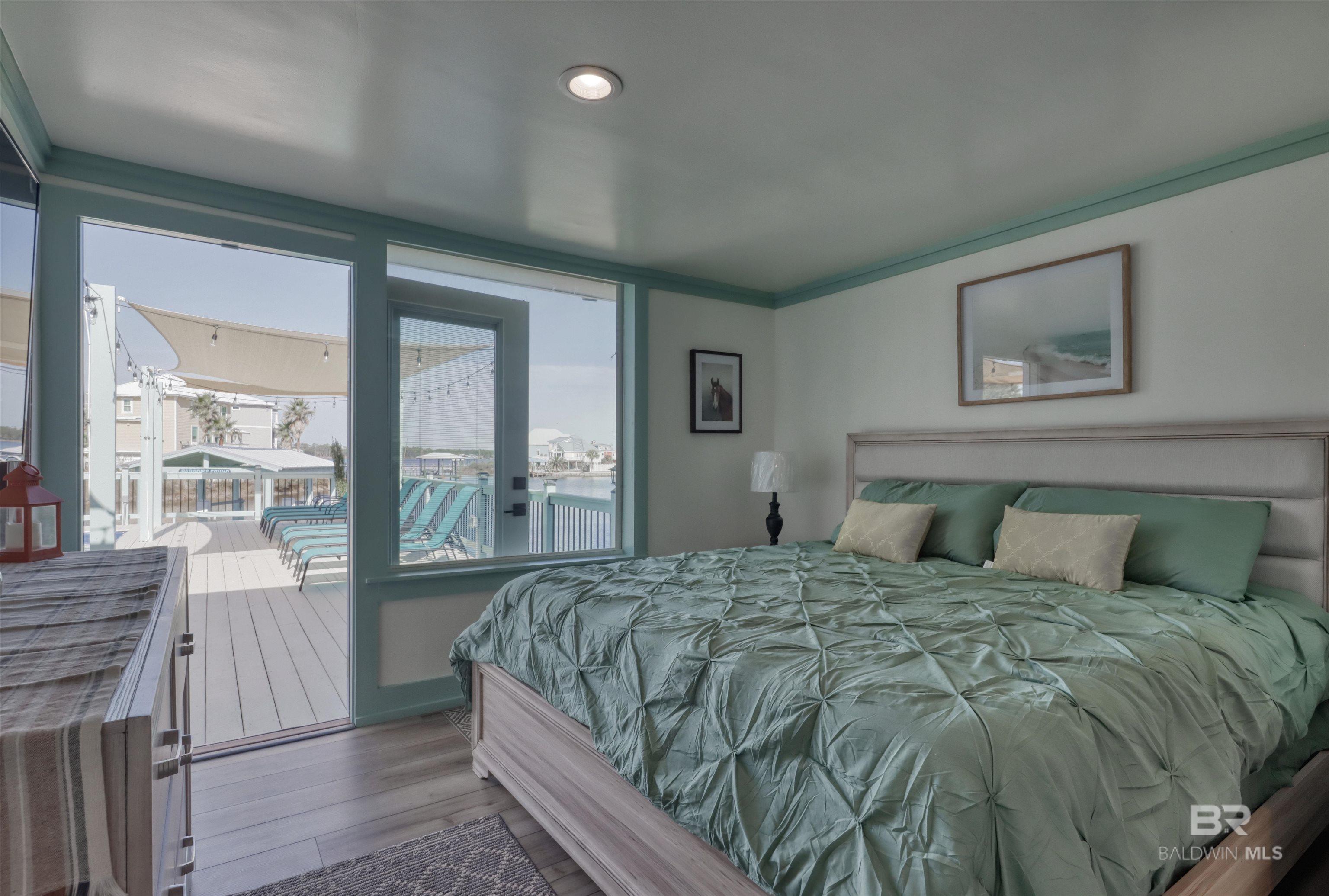 942 W Lagoon Avenue, Gulf Shores, AL, 36542