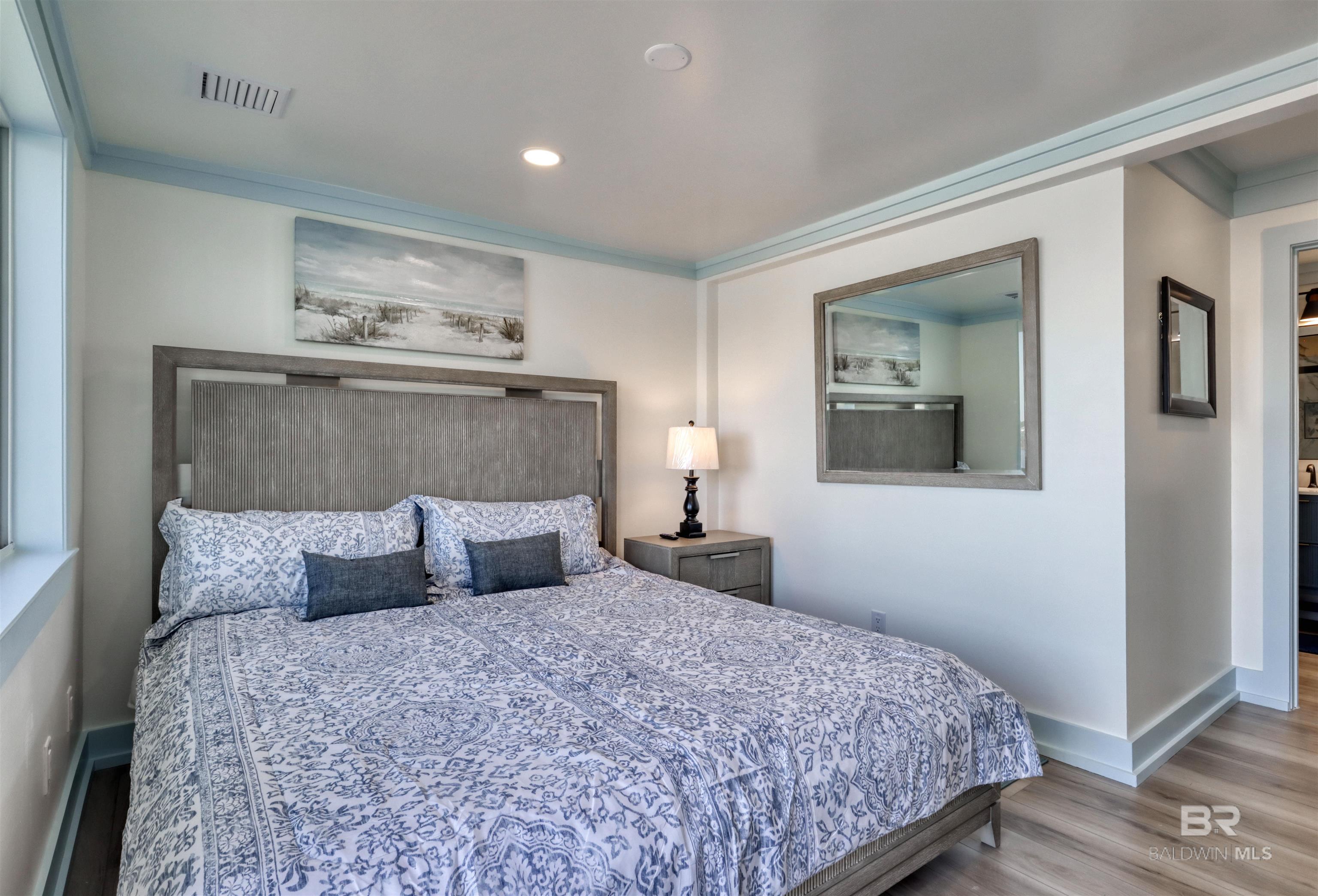 942 W Lagoon Avenue, Gulf Shores, AL, 36542