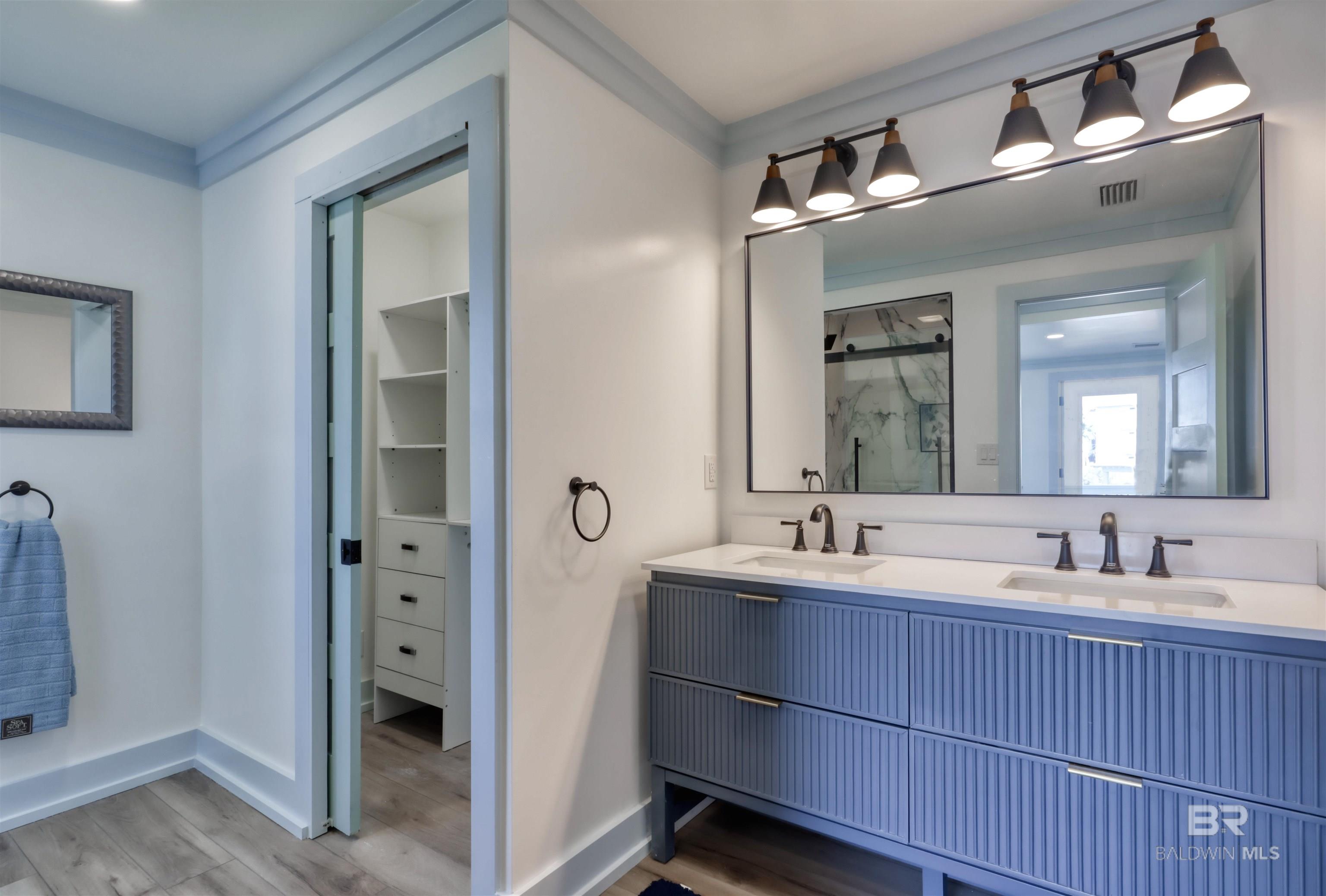 942 W Lagoon Avenue, Gulf Shores, AL, 36542