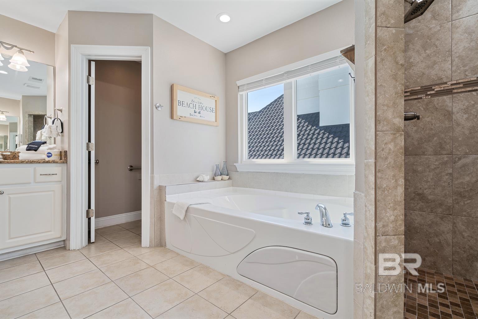 1402 W Dune Drive, Gulf Shores, AL, 36542