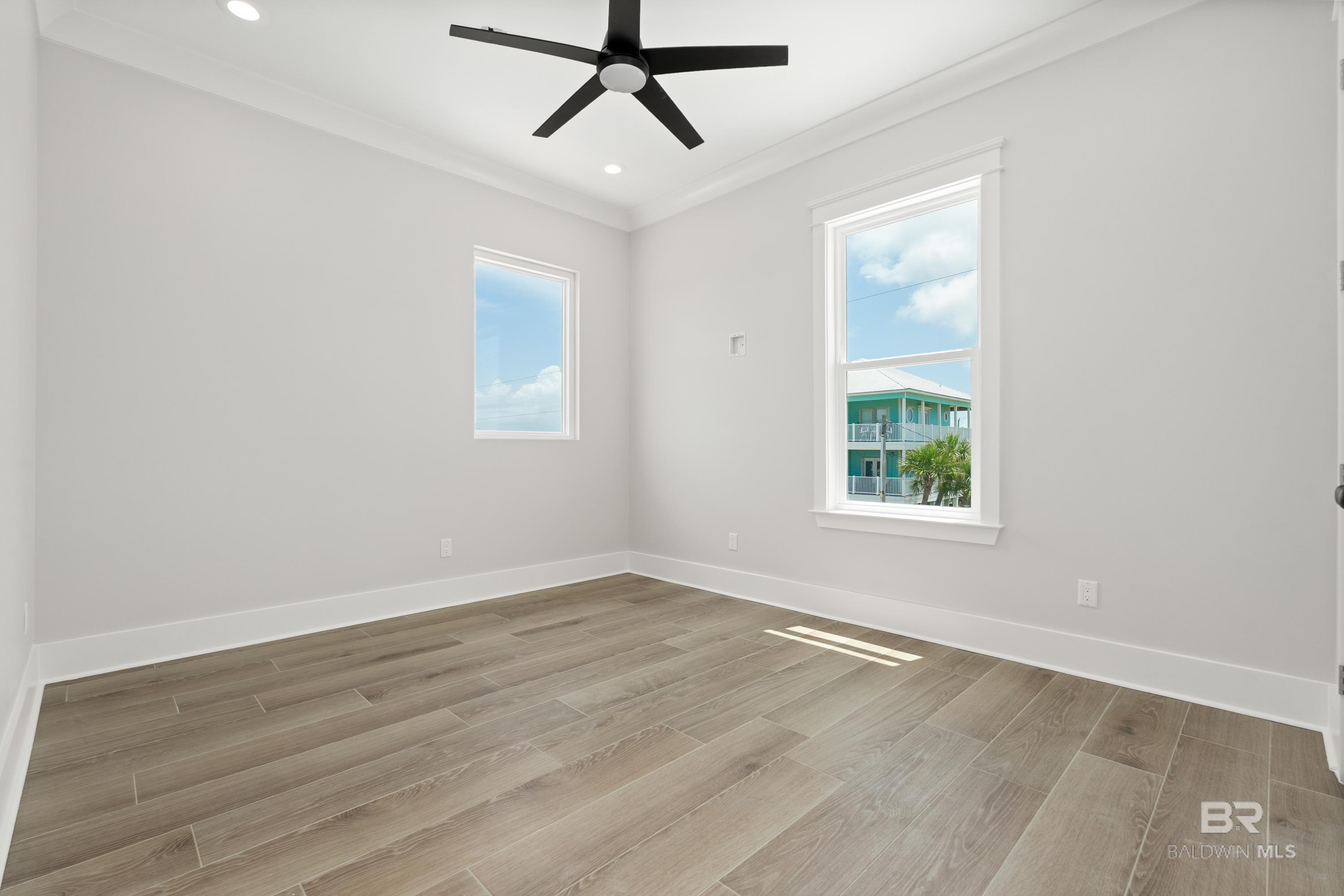 https://zimg.paragon.ice.com/ParagonImages/Property/PG/BCAR/392186/18/0/0/2504f745cbdb5589647bfe3f3e43dcfe/7/0cb28579eca7917a0c027b9141680408/392186-200cd538-b190-4b0b-9b34-c8025066d3d3.JPG