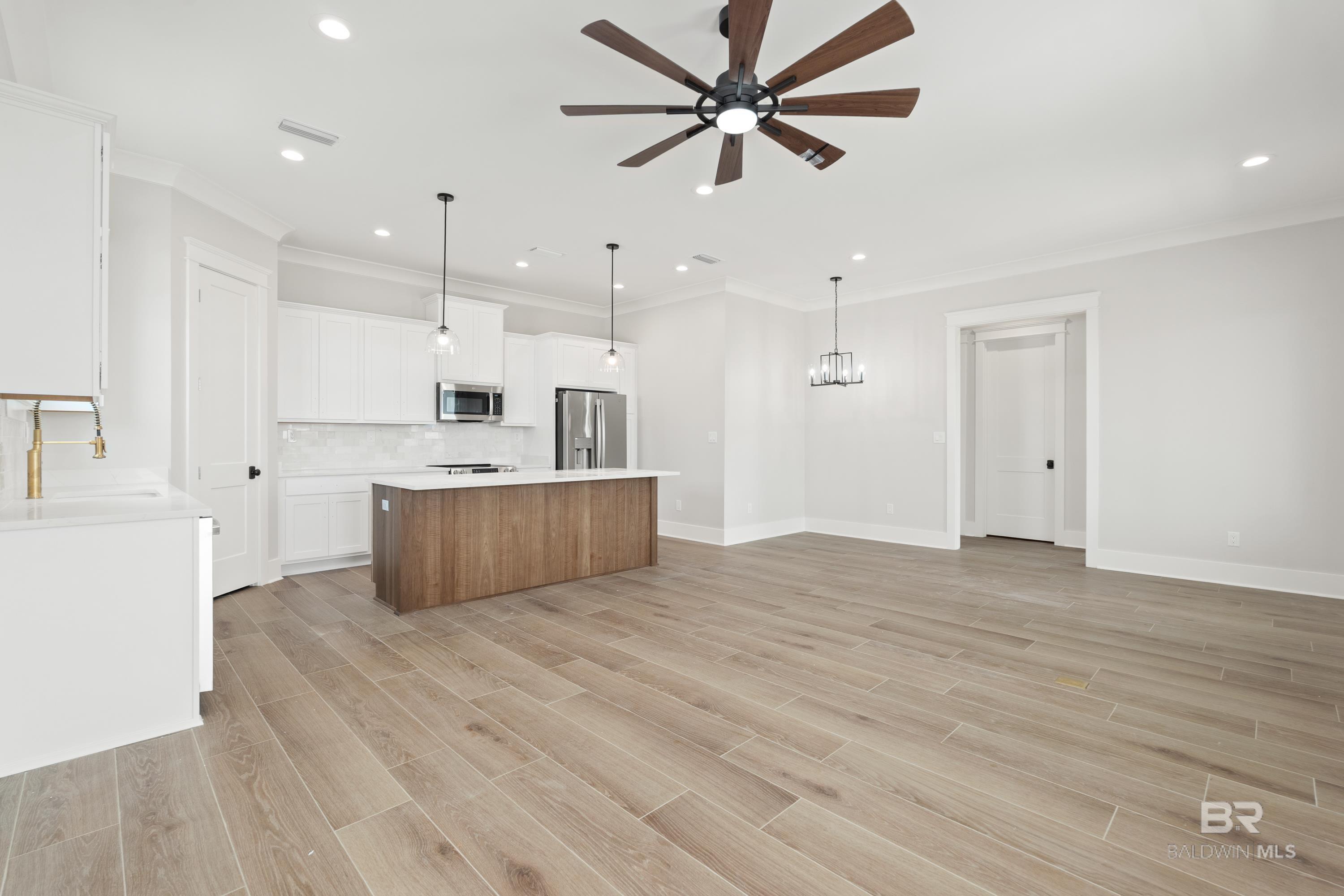 https://zimg.paragon.ice.com/ParagonImages/Property/PG/BCAR/392186/4/0/0/ed214a037b9af4998da79cbd2a56c611/7/0cb28579eca7917a0c027b9141680408/392186-2392d3d9-aa51-4c44-82bc-5e977e2ec765.JPG