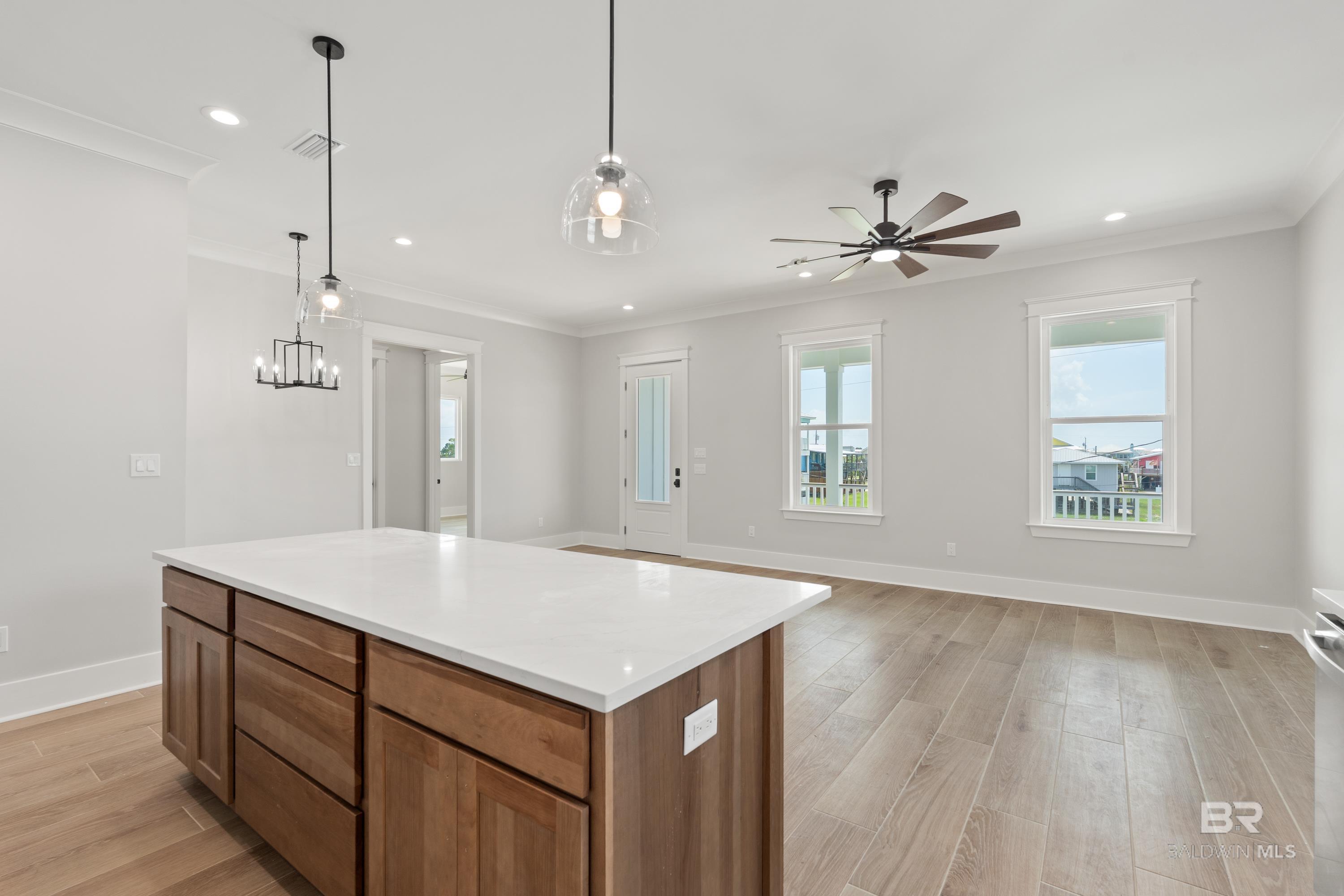 https://zimg.paragon.ice.com/ParagonImages/Property/PG/BCAR/392186/9/0/0/4a400cf32511c02f8acd369672b3791f/7/0cb28579eca7917a0c027b9141680408/392186-480d386b-2581-4134-a692-49c3395625a0.JPG