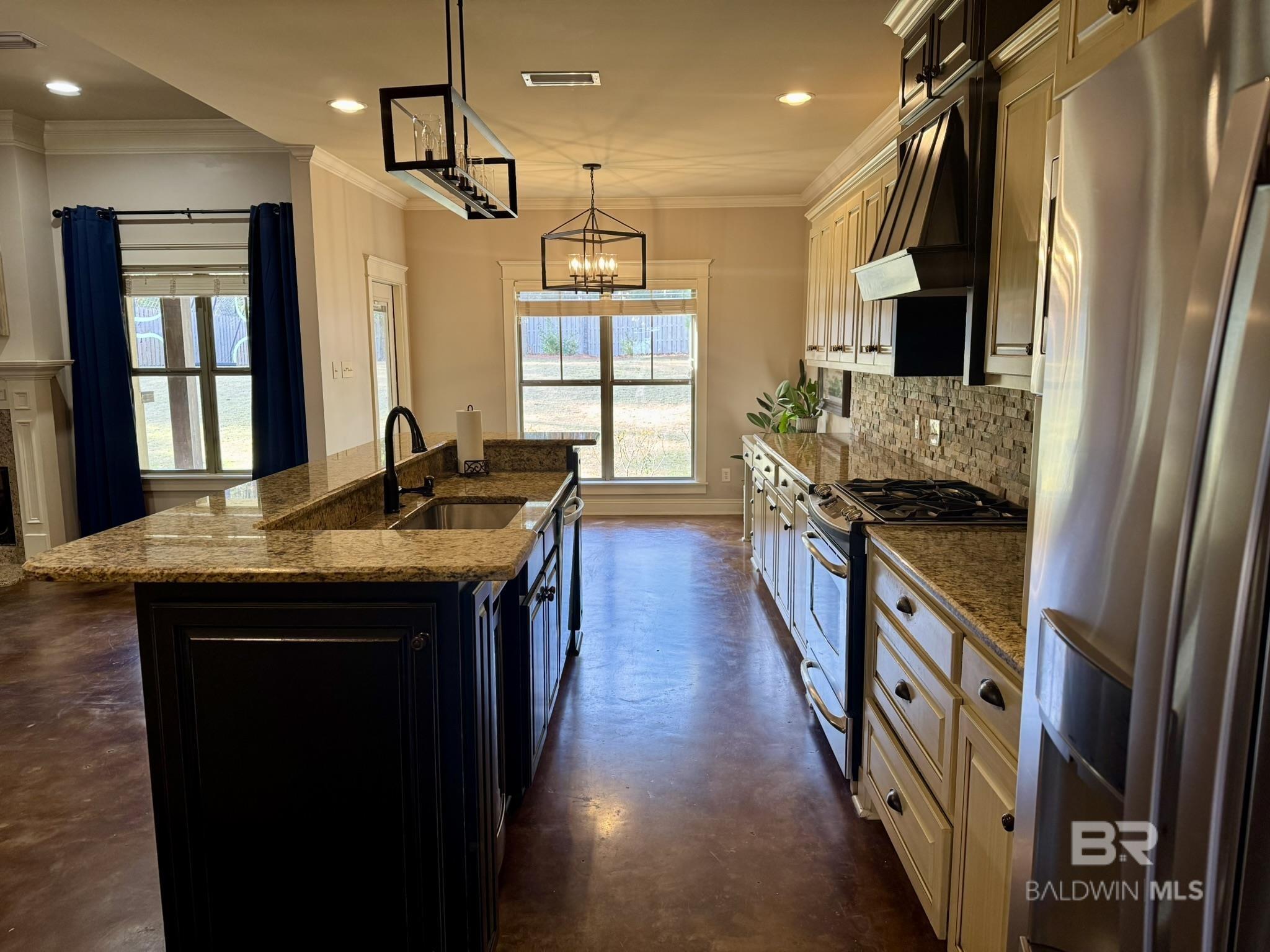 Spanish Fort, AL, 36527