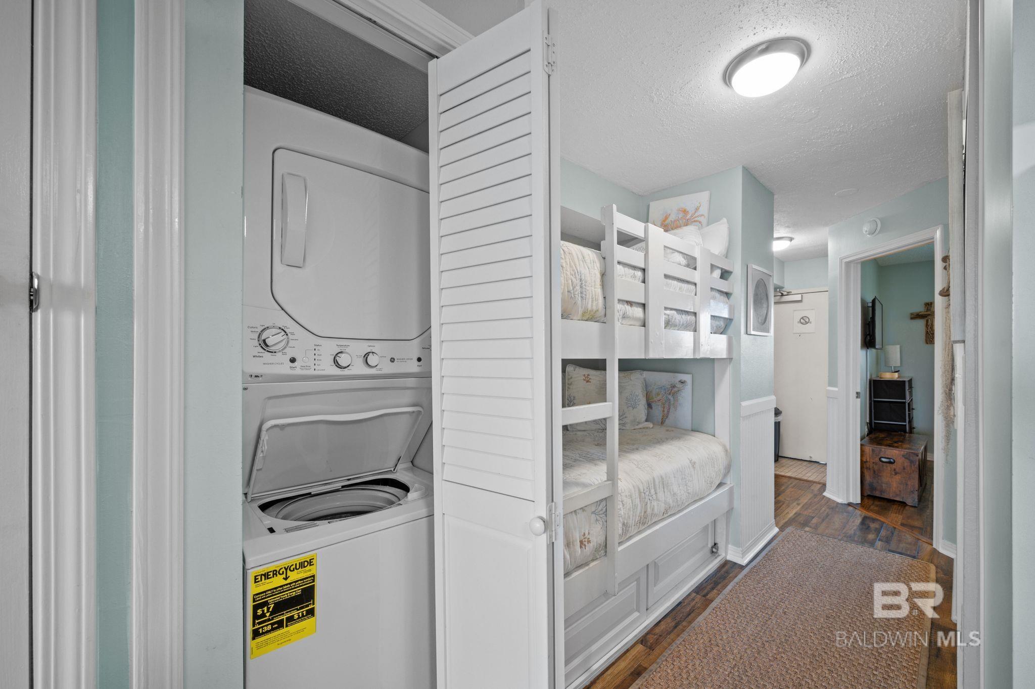 https://zimg.paragon.ice.com/ParagonImages/Property/PG/BCAR/392228/11/0/0/2c5abbae5918bf322b356f65b5657c6d/7/11bcf0341ce27529dd243b94e6b058c0/392228-C877F9D9-5931-472C-9C1A-8EB43551AA7E.JPG