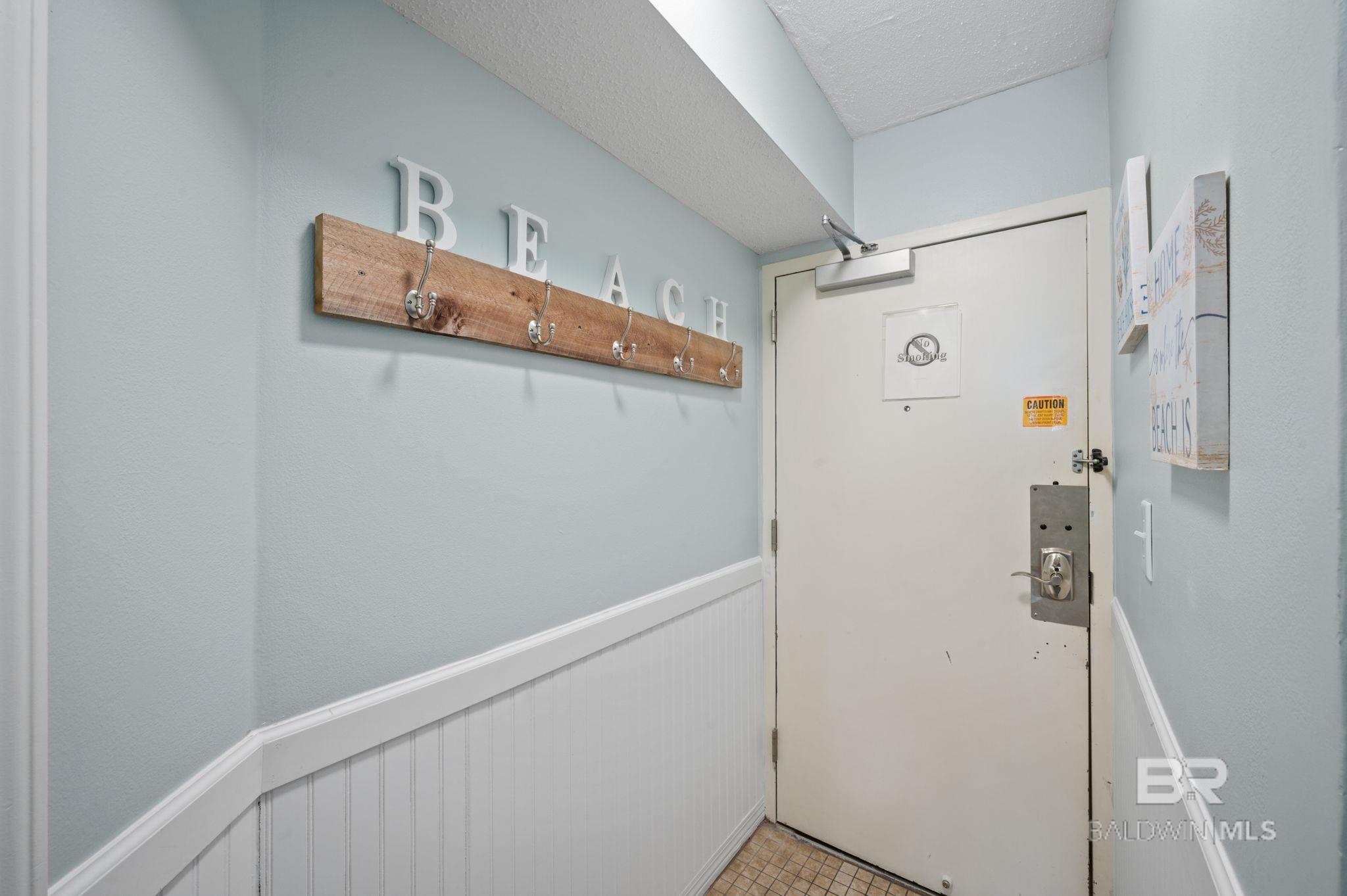 https://zimg.paragon.ice.com/ParagonImages/Property/PG/BCAR/392228/9/0/0/0f3333bc2ac129517ed9c910ddde6e36/7/11bcf0341ce27529dd243b94e6b058c0/392228-D53F34D7-4AE5-4DEE-AF5A-59A8571F0708.JPG