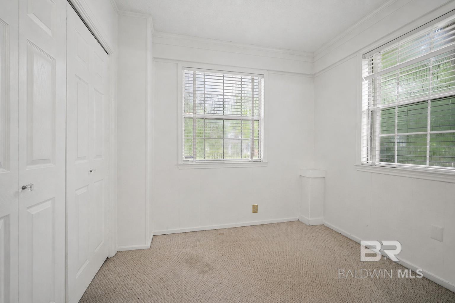 https://zimg.paragon.ice.com/ParagonImages/Property/PG/BCAR/392396/11/0/0/96b9aa0e8fbcb1eb265dbc416b627920/7/42bf2f3e4930583a85f818096503f3b1/392396-469bd5d6-6457-45ed-829b-70400e07e745.JPG