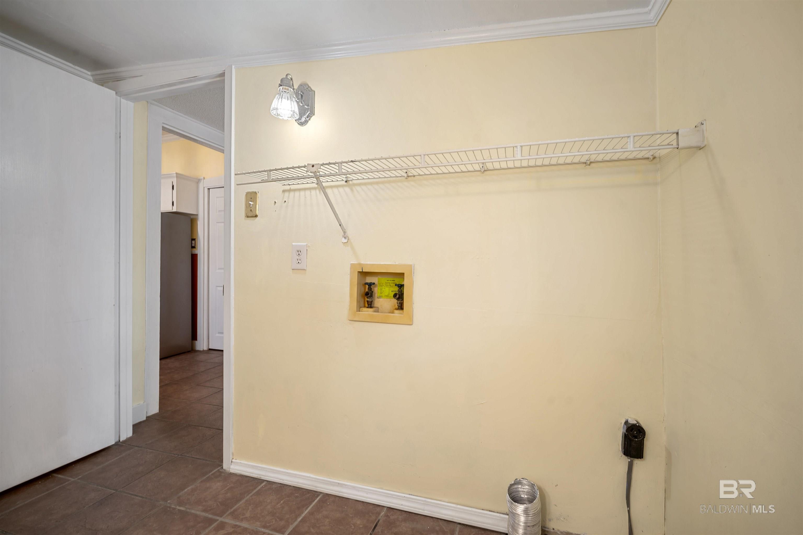 https://zimg.paragon.ice.com/ParagonImages/Property/PG/BCAR/392396/18/0/0/781cdee9142e074eff6dab56fe3e7d02/7/42bf2f3e4930583a85f818096503f3b1/392396-02192ba4-ae6e-462d-a65a-7f115320015b.JPG