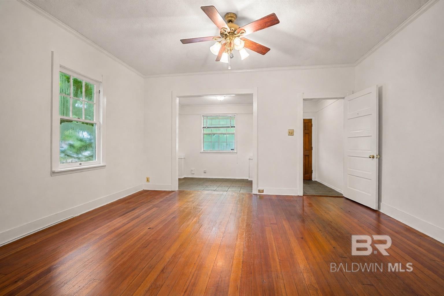 https://zimg.paragon.ice.com/ParagonImages/Property/PG/BCAR/392396/5/0/0/a4379282685ffb19e6440385fb433850/7/42bf2f3e4930583a85f818096503f3b1/392396-9ab7364e-df1a-4188-b178-636c4080de67.JPG