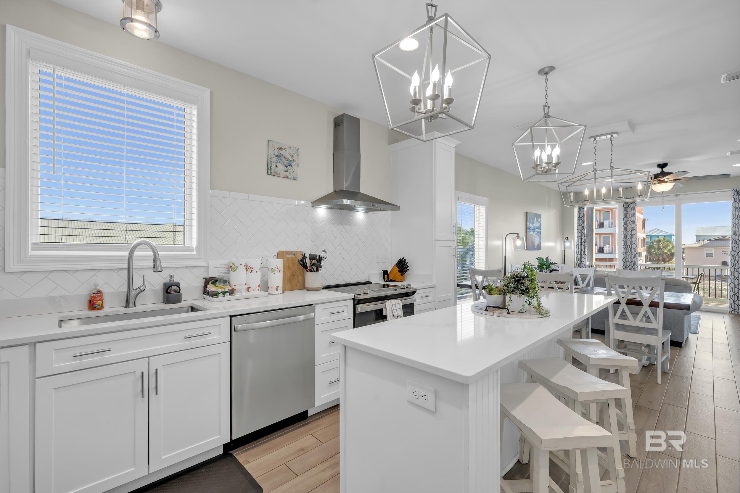 1261 W Lagoon Avenue, Gulf Shores, AL, 36542