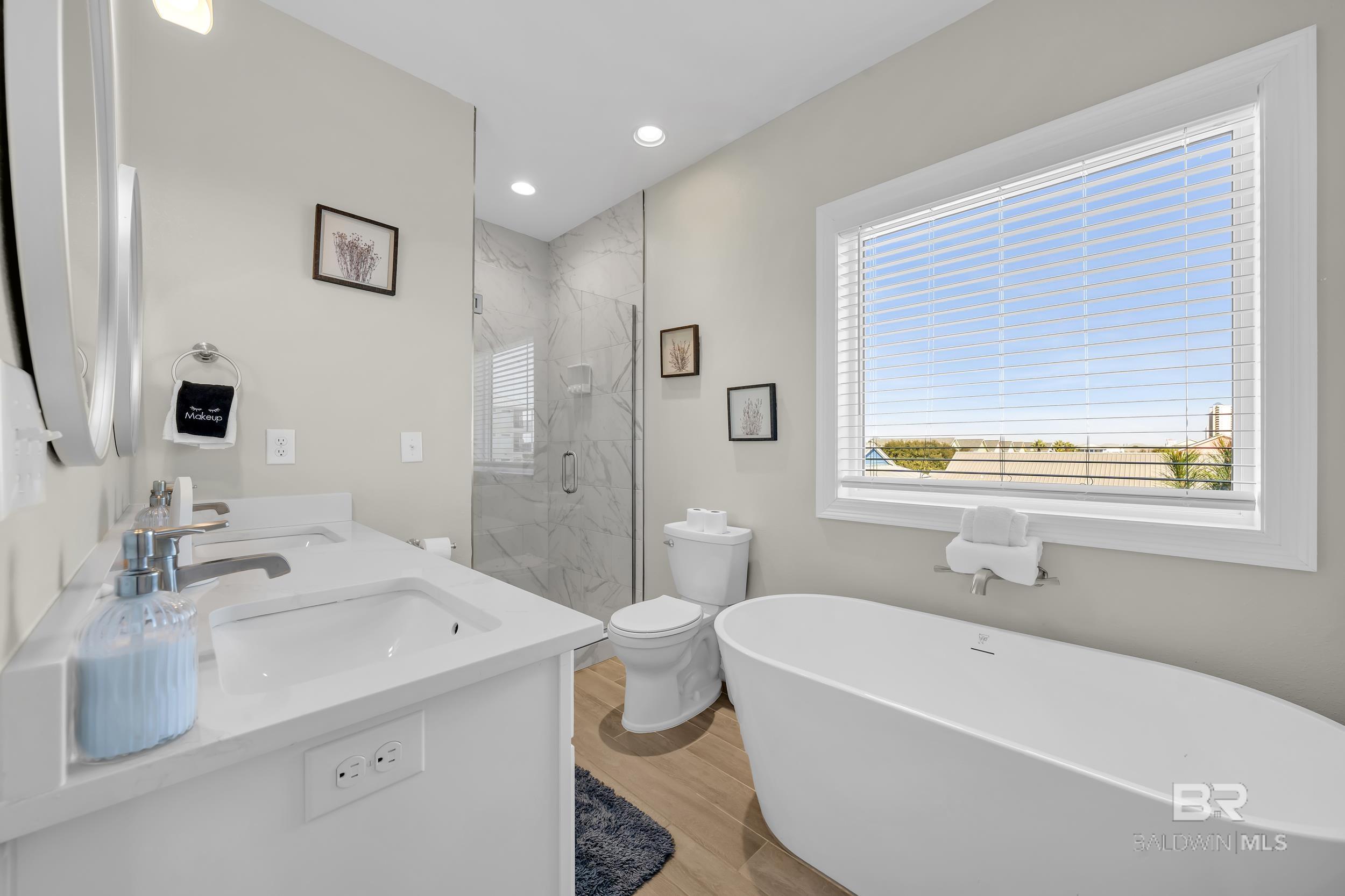 1261 W Lagoon Avenue, Gulf Shores, AL, 36542