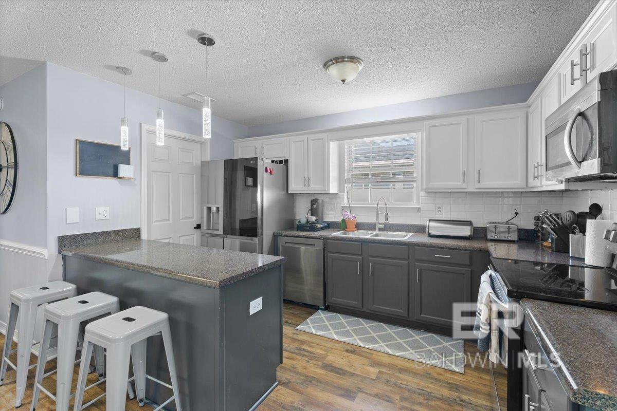 https://zimg.paragon.ice.com/ParagonImages/Property/PG/BCAR/392587/10/0/0/afd09ca3190a37558e7cdea5a67935d7/7/a707d770b50ab5fb482c9892200194f1/392587-63ab34c0-924c-40ee-9a0a-53674e45182e.JPG