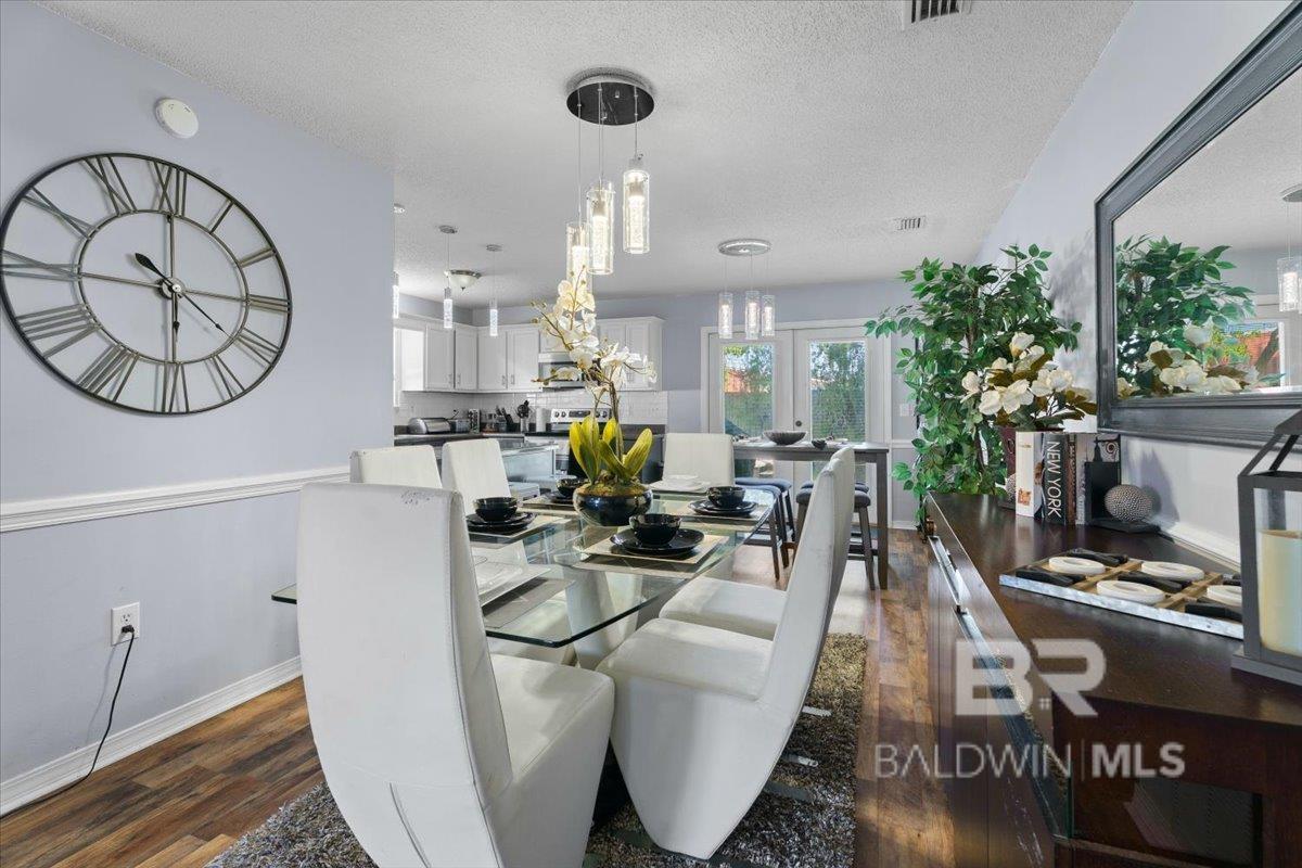 https://zimg.paragon.ice.com/ParagonImages/Property/PG/BCAR/392587/13/0/0/87197d2172c0d8f66ab6d52fd8c160e0/7/a707d770b50ab5fb482c9892200194f1/392587-fe18c1fa-b2fa-49f4-bad4-80a9b20bb911.JPG