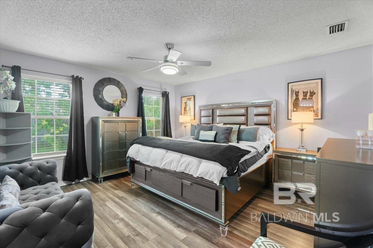 https://zimg.paragon.ice.com/ParagonImages/Property/PG/BCAR/392587/14/0/0/6d4a270cf498a32c41230ae76a07cc0d/7/a707d770b50ab5fb482c9892200194f1/392587-892da1b1-e56d-47b1-b9f2-8fa7138a549e.JPG