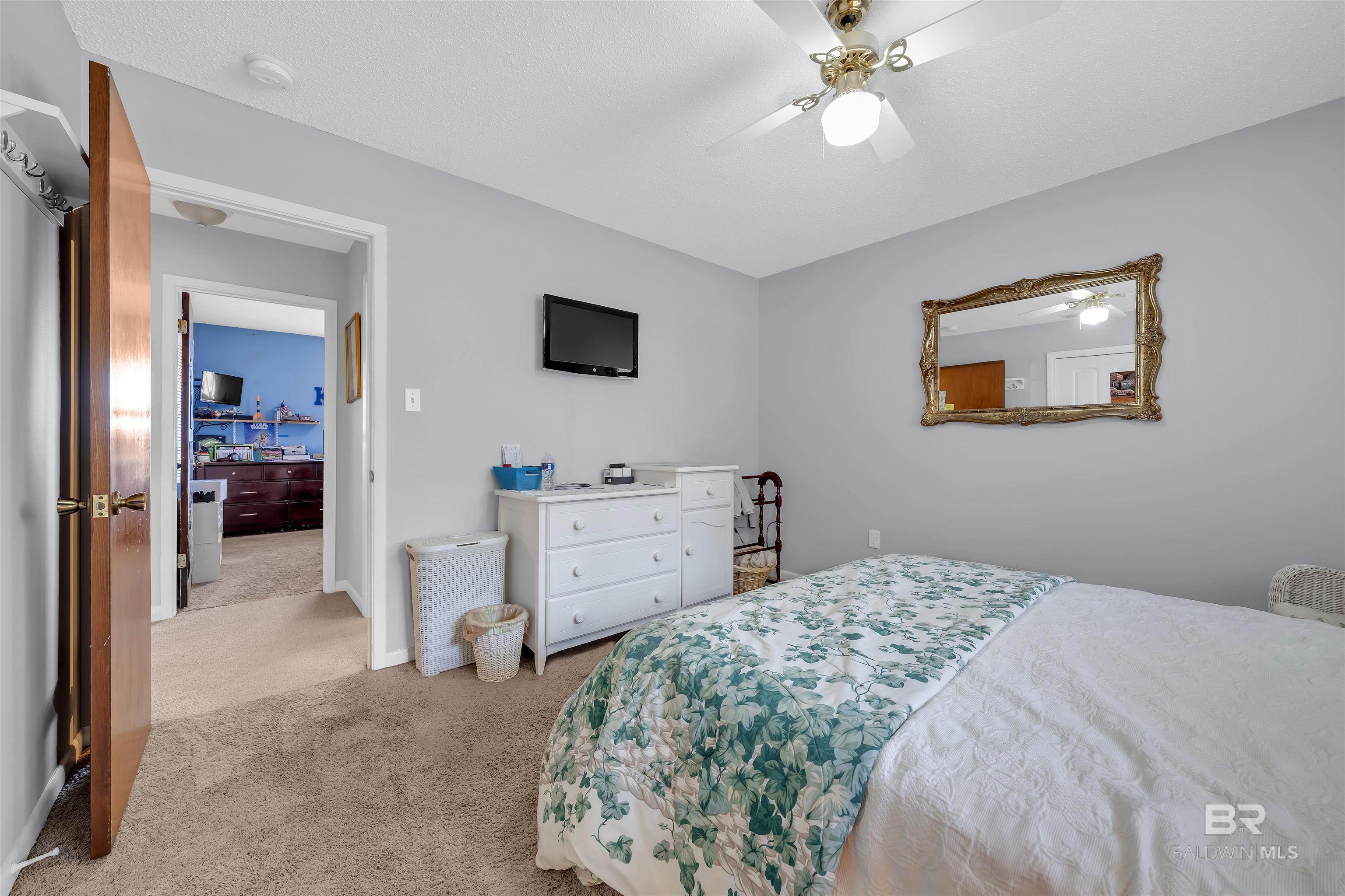 9462 Bay View Drive, Lillian, AL, 36549