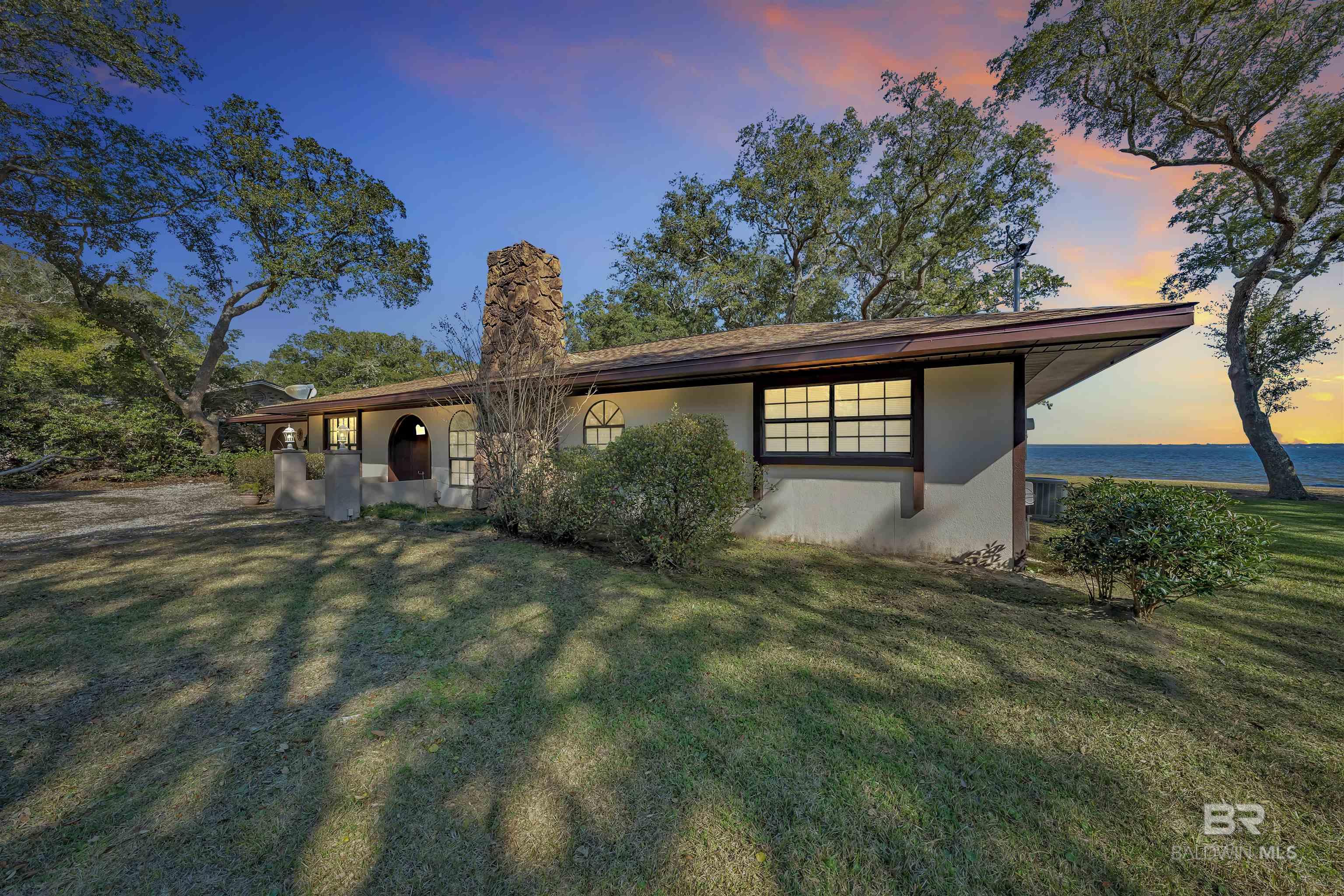 9462 Bay View Drive, Lillian, AL, 36549