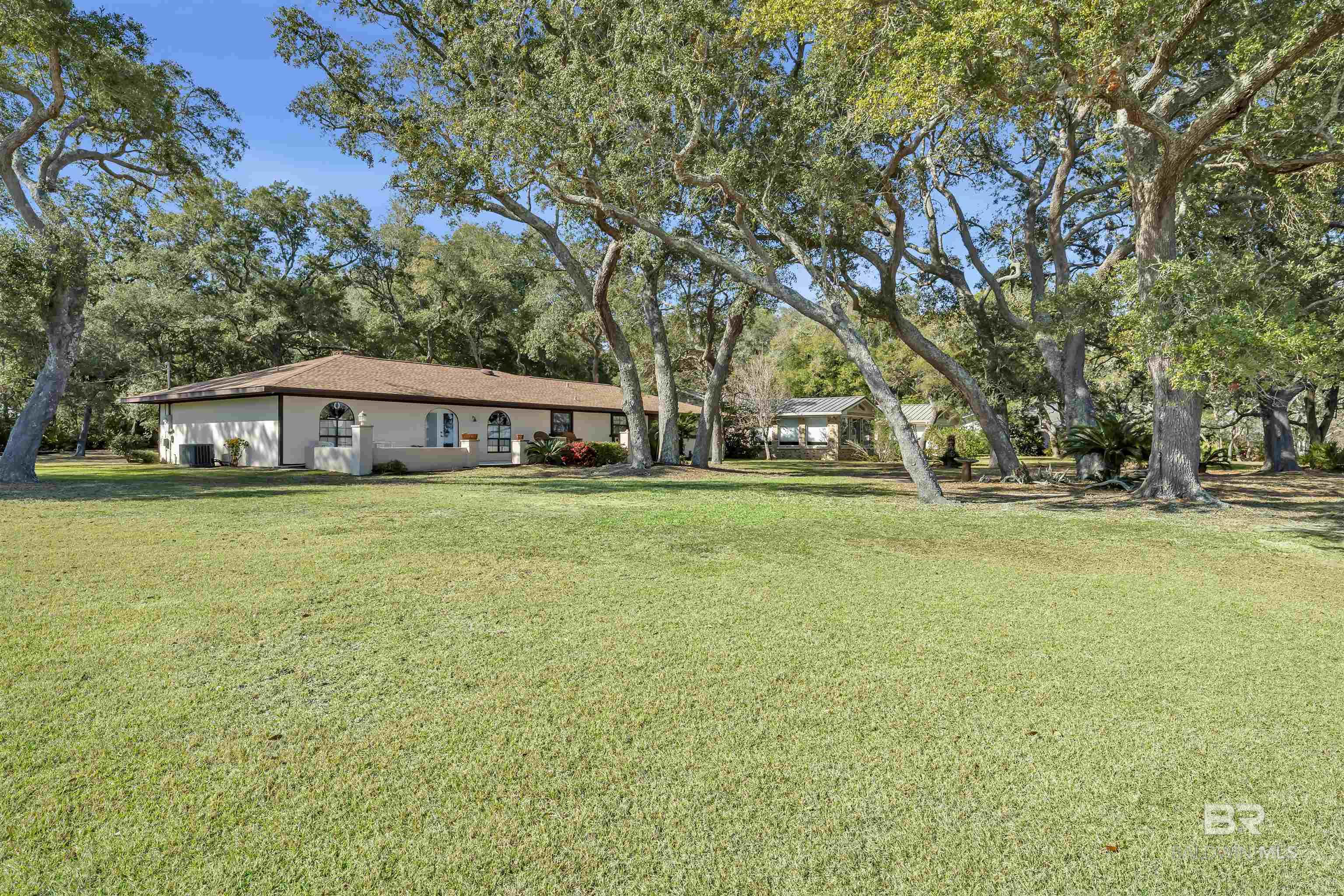 9462 Bay View Drive, Lillian, AL, 36549