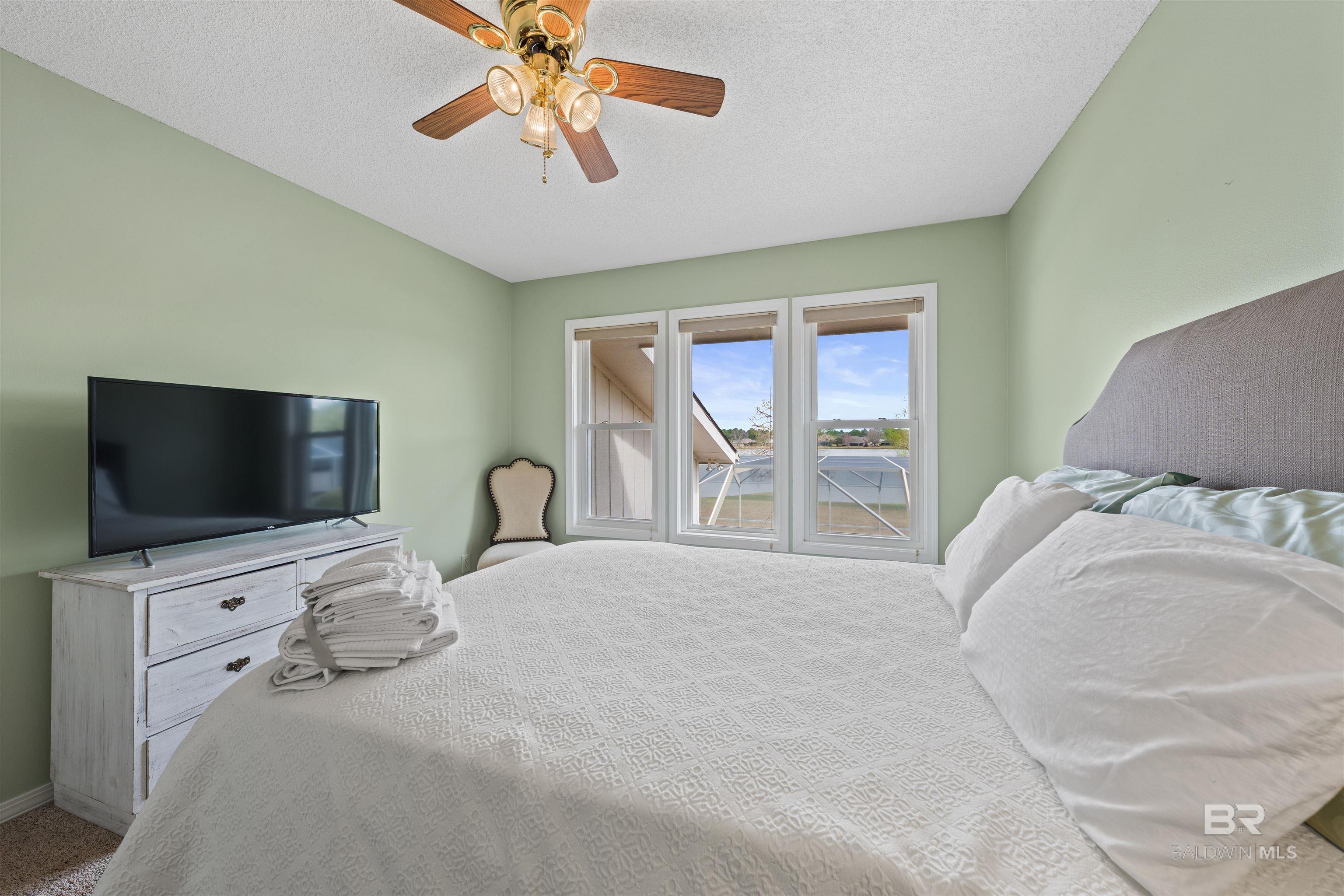 https://zimg.paragon.ice.com/ParagonImages/Property/PG/BCAR/392808/30/0/0/85f4a38d9af8dc527484784b82c89779/7/08202bd6890089521e5a3330330ac8aa/392808-73293eb4-dab9-41f4-ad99-a17e23b0bdcc.JPG