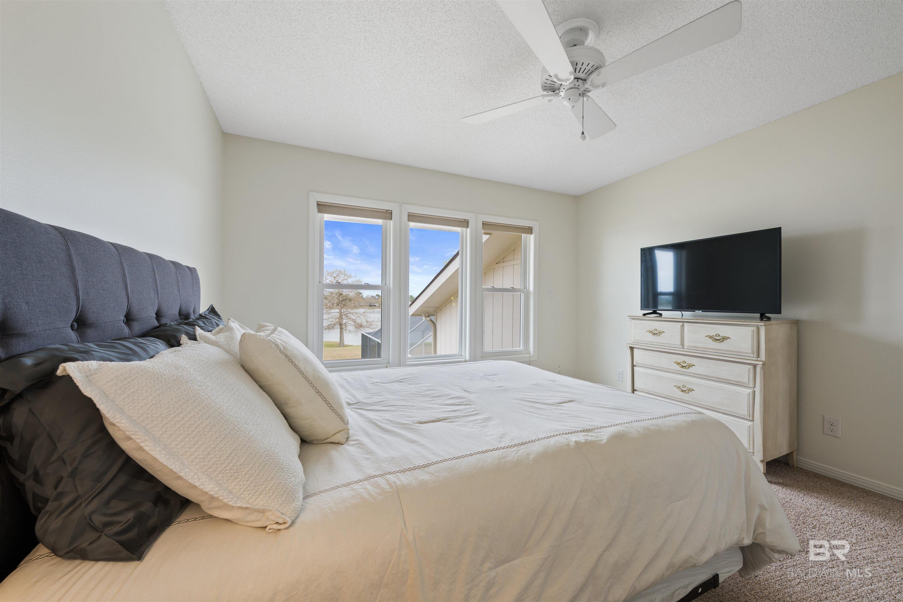 https://zimg.paragon.ice.com/ParagonImages/Property/PG/BCAR/392808/33/0/0/5e8657c23be304731fe9419ce5271452/7/08202bd6890089521e5a3330330ac8aa/392808-3faaf250-4227-4a5e-af7f-0ccc63c7a954.JPG