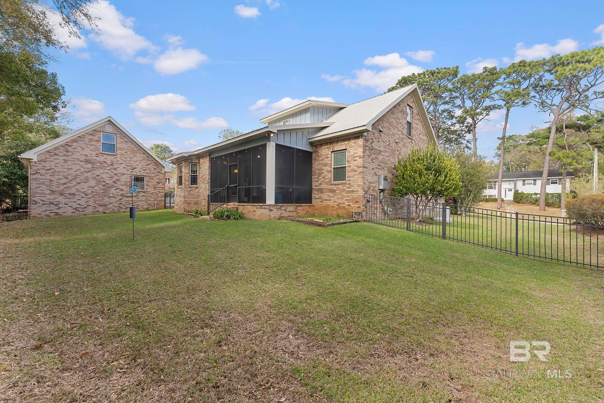 107 Ronforth Street, Fairhope, AL, 36532