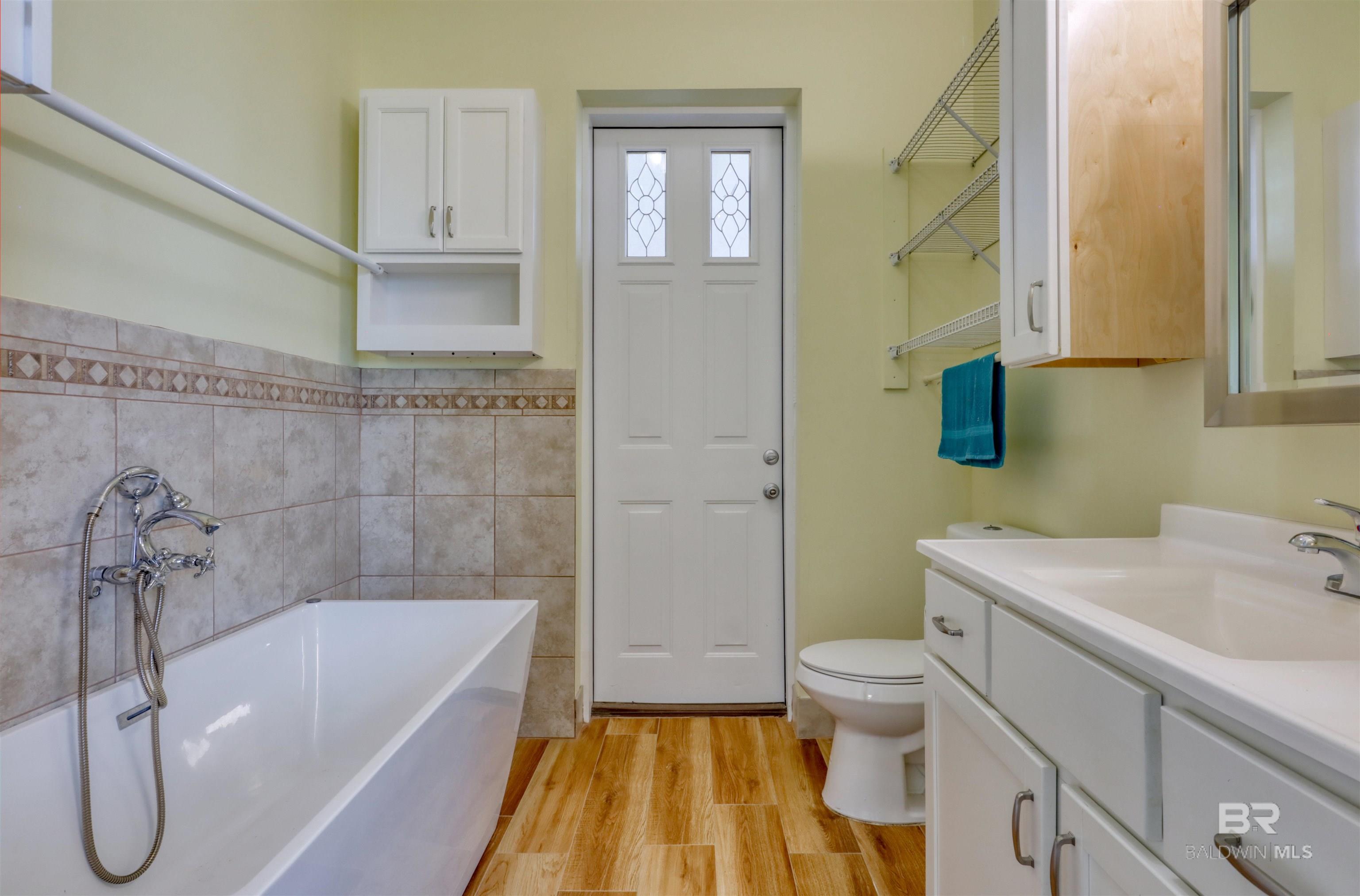 https://zimg.paragon.ice.com/ParagonImages/Property/PG/BCAR/392992/16/0/0/0d3dd01deb6d975c31ab0fd6b0ac0d77/7/a7b28549190b116fd0a0a903614839ed/392992-2bd1c512-22ff-459f-ae34-c3d1b611e982.JPG