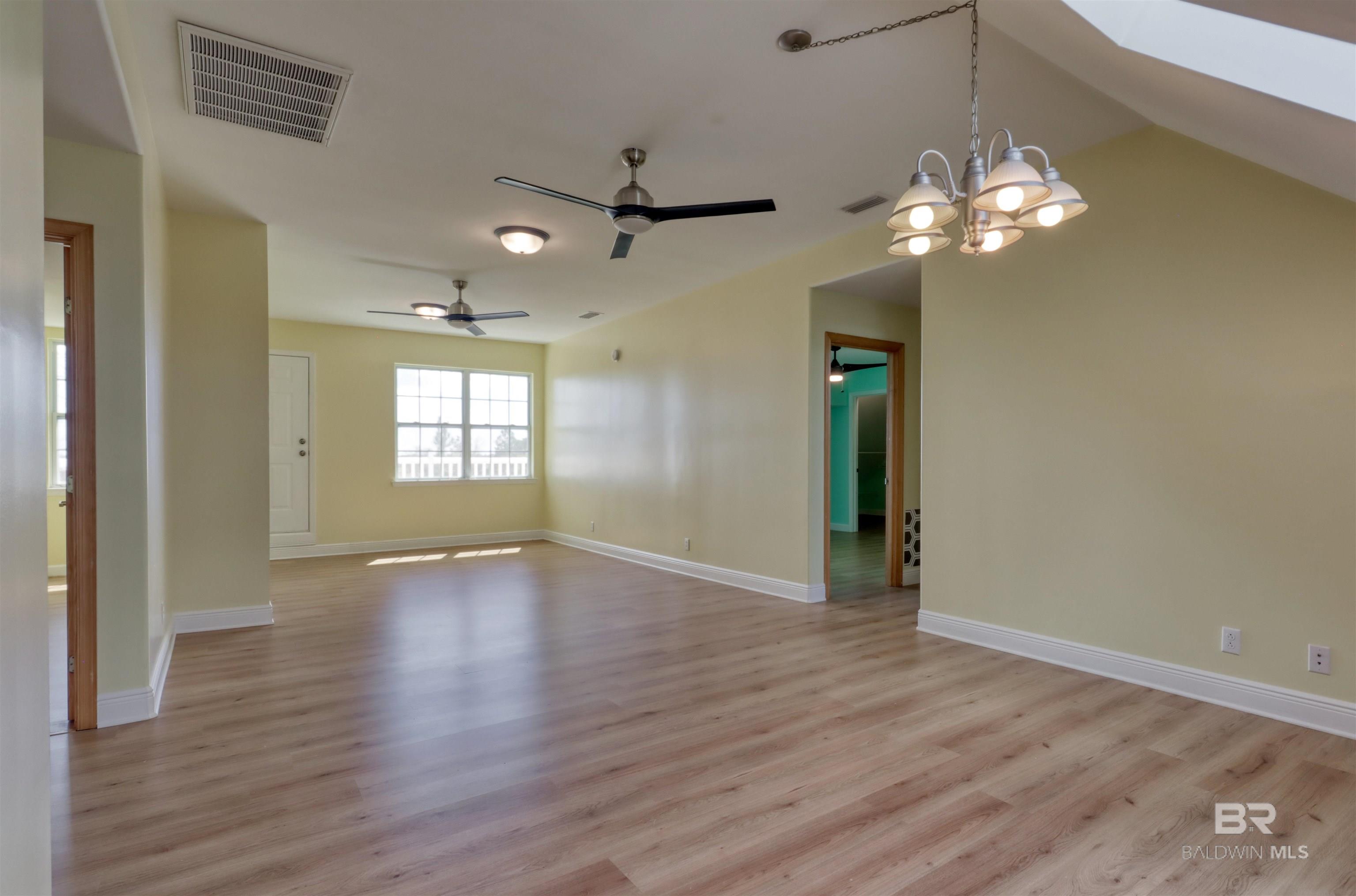 https://zimg.paragon.ice.com/ParagonImages/Property/PG/BCAR/392992/20/0/0/e35fbc3acb50a2de93f042936b4dd544/7/a7b28549190b116fd0a0a903614839ed/392992-47bbe788-626d-452c-9558-9c709d3b41bd.JPG