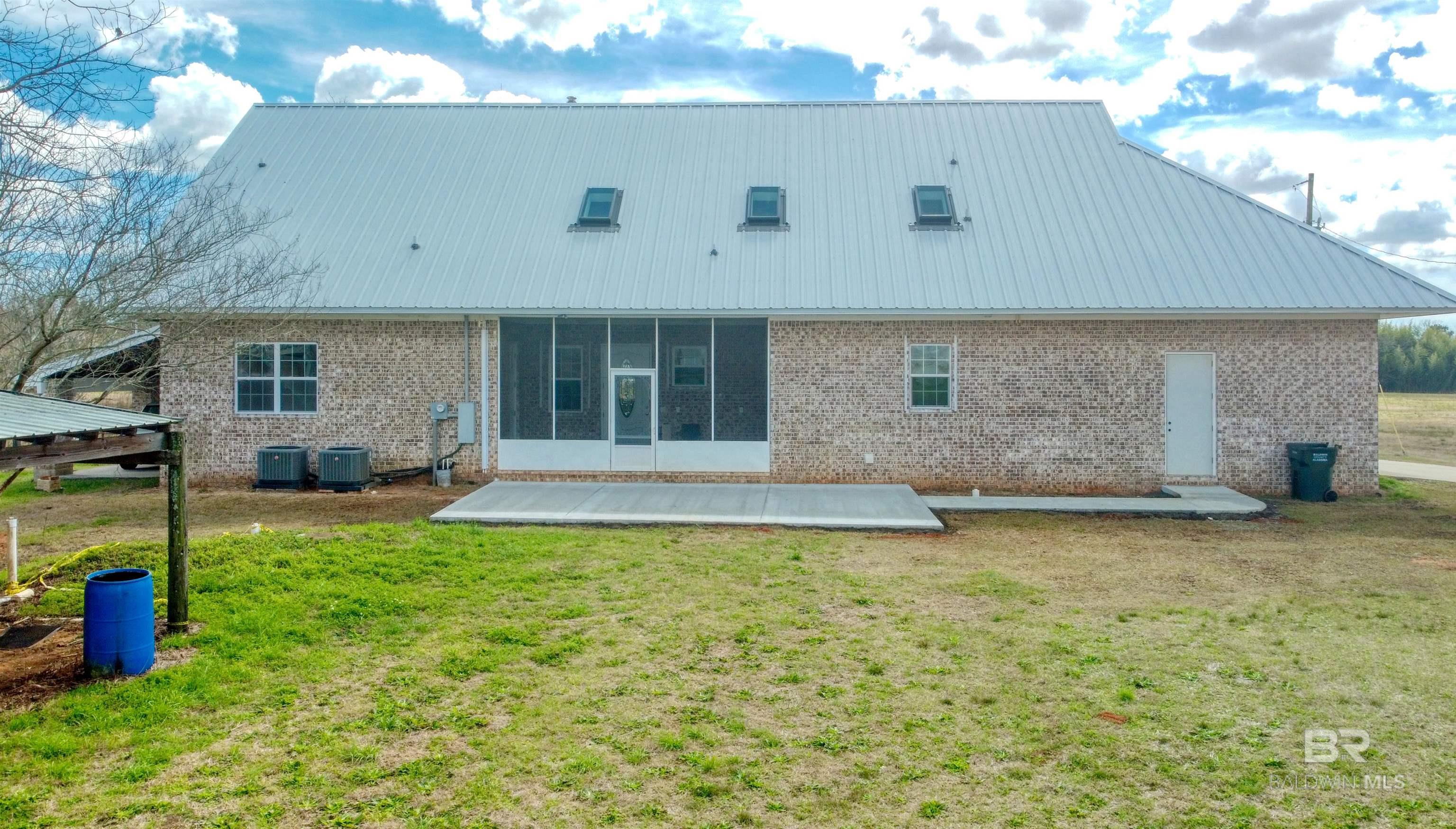 https://zimg.paragon.ice.com/ParagonImages/Property/PG/BCAR/392992/37/0/0/ef2502f45c6c7fd8c20f9f3120f847a3/7/a7b28549190b116fd0a0a903614839ed/392992-c25bb57f-e7f0-4641-b9b9-3d4e5db061f2.JPG