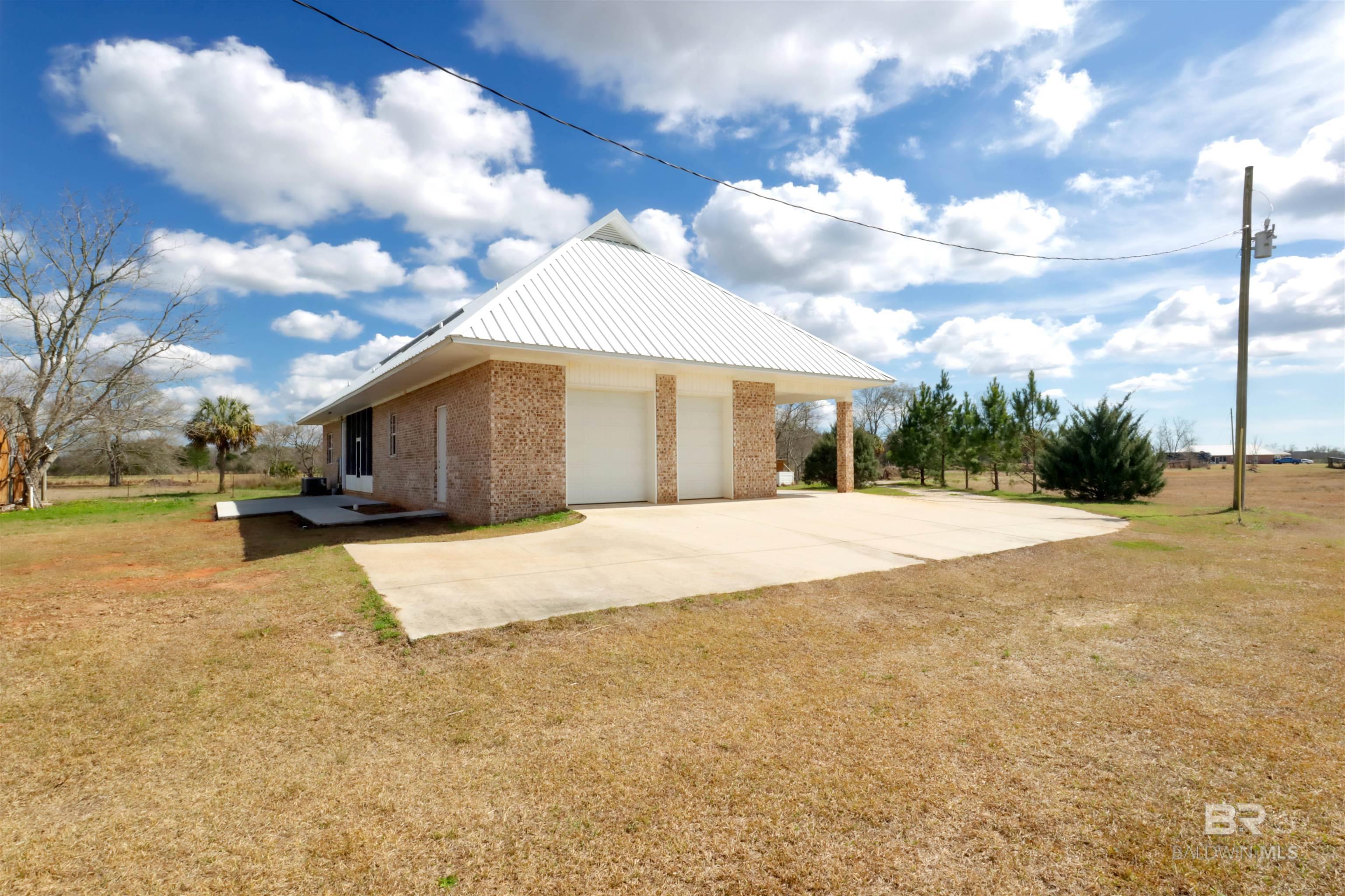https://zimg.paragon.ice.com/ParagonImages/Property/PG/BCAR/392992/44/0/0/94833a352bcf53763cf648b4d3a2b943/7/a7b28549190b116fd0a0a903614839ed/392992-49aa3e9e-6d54-4c30-8d1f-240685ebbede.JPG