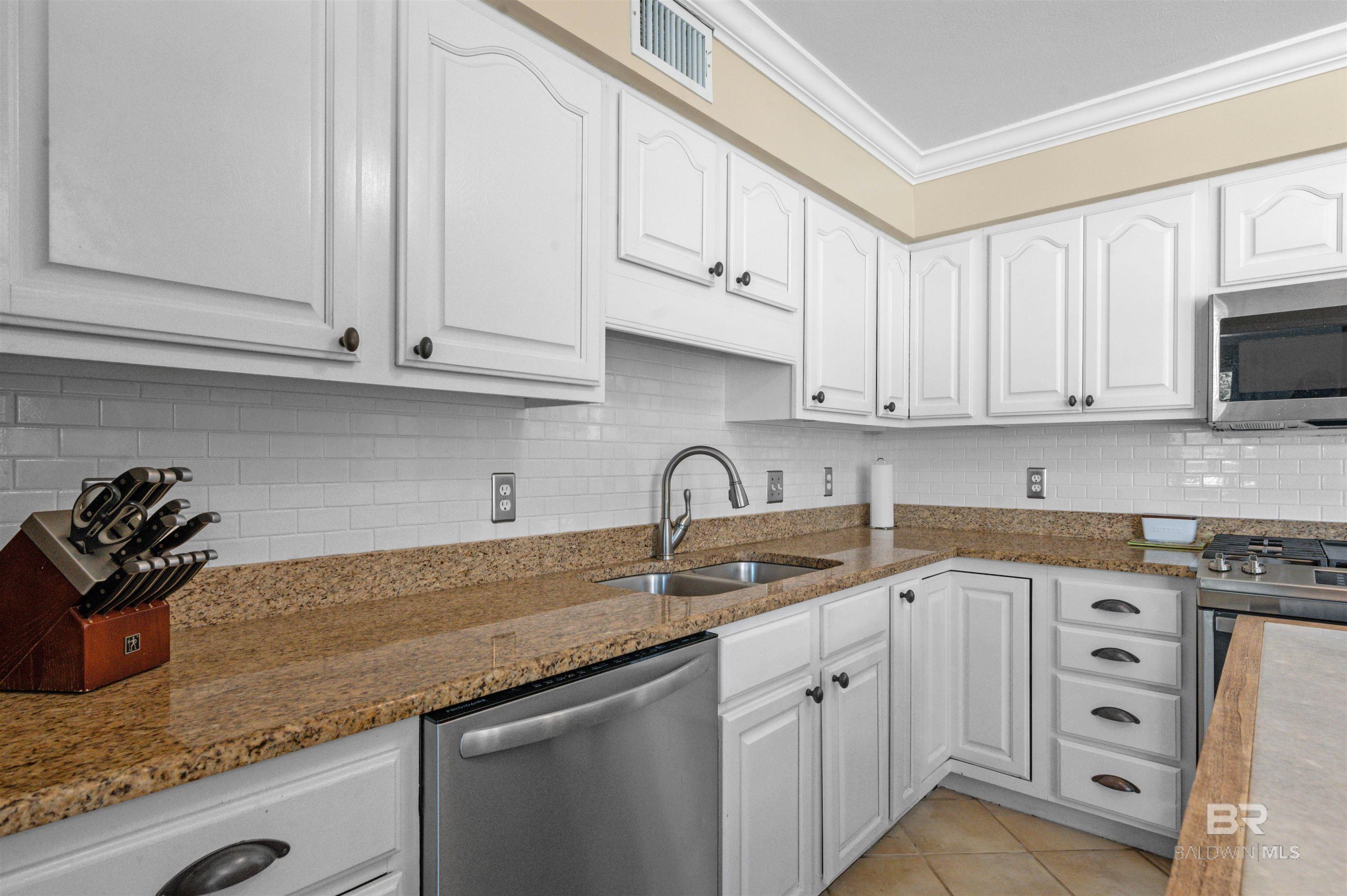 437 Wedgewood Drive, Gulf Shores, AL, 36542-3057