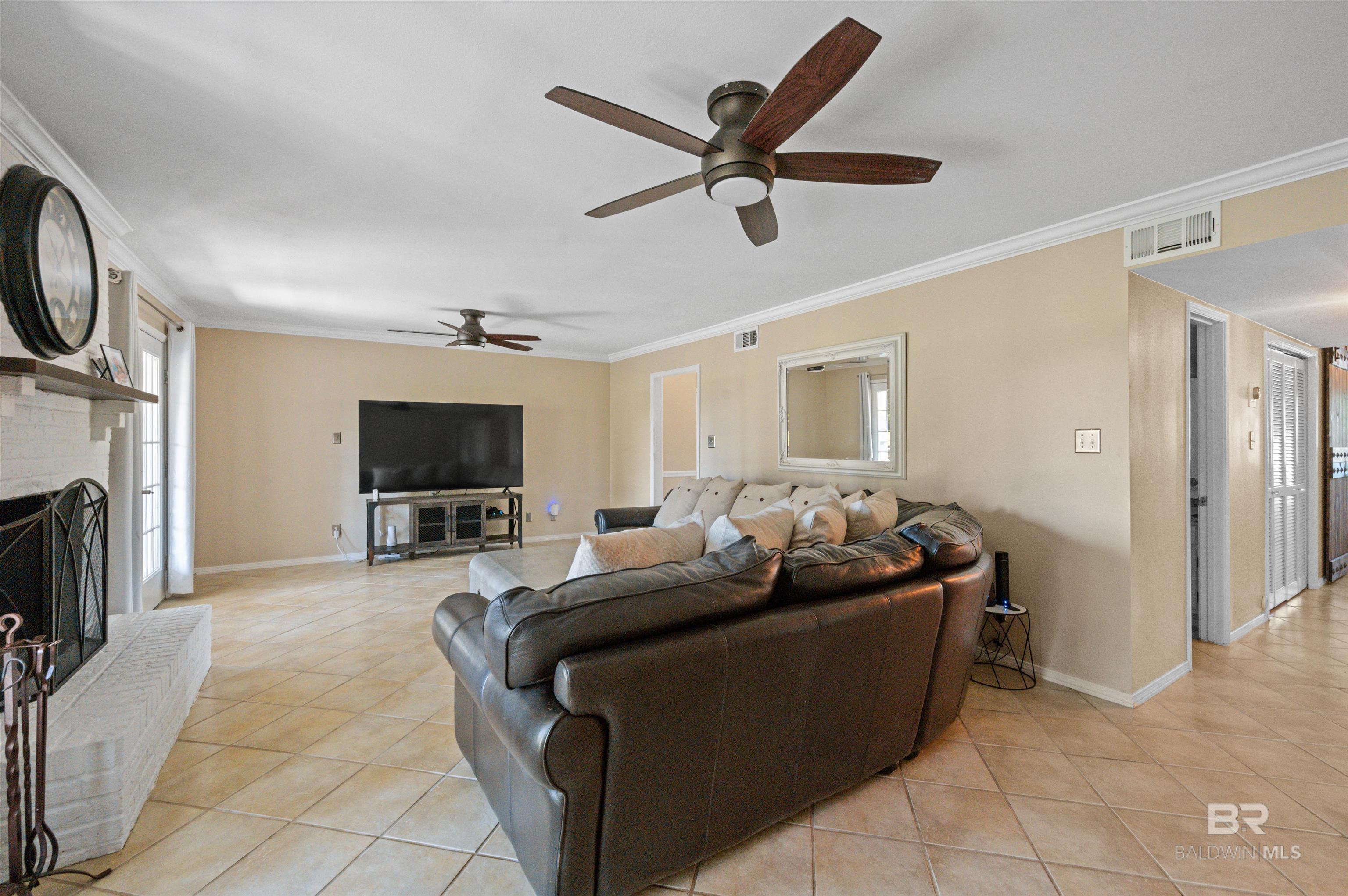 437 Wedgewood Drive, Gulf Shores, AL, 36542-3057