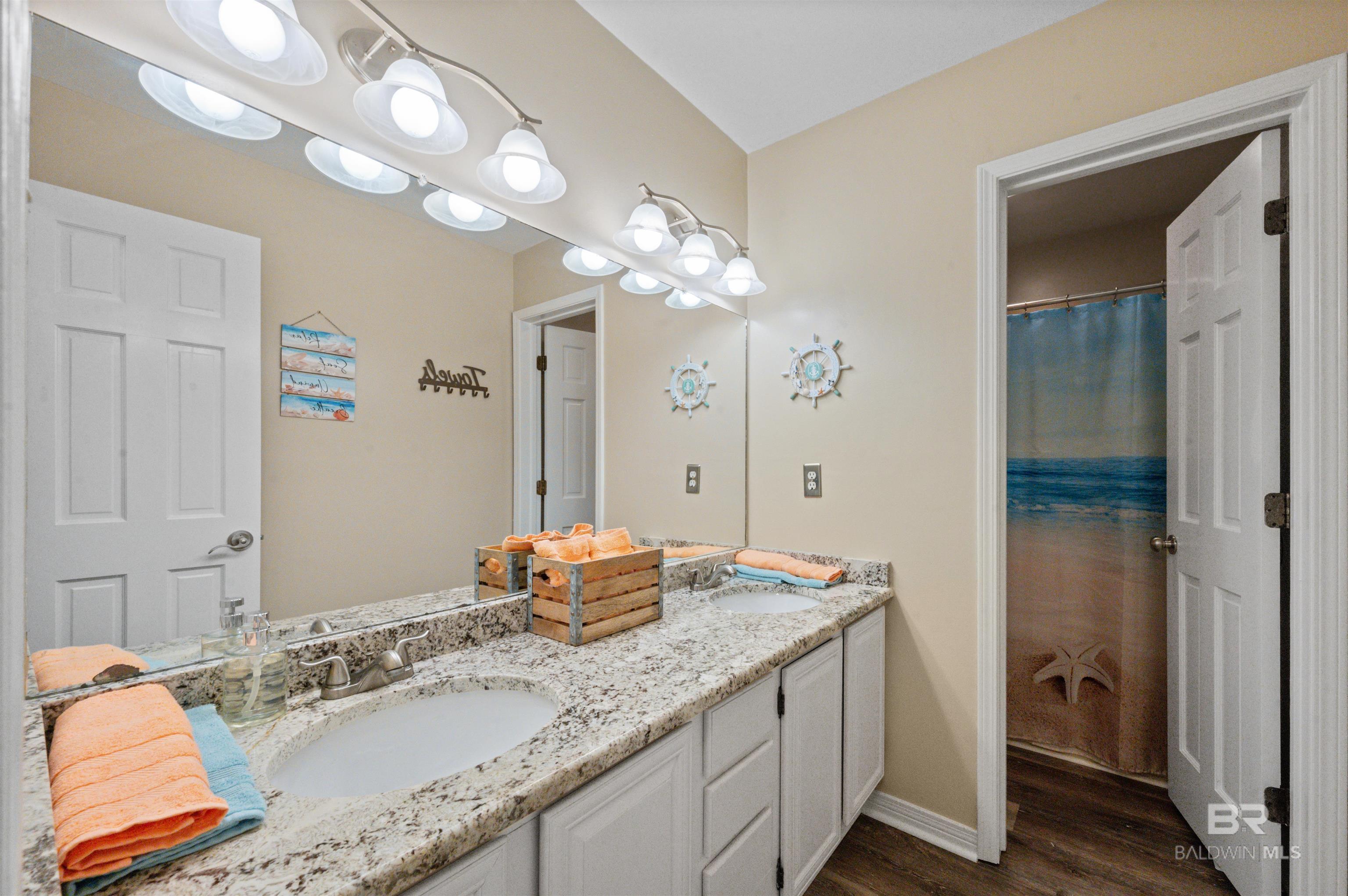 437 Wedgewood Drive, Gulf Shores, AL, 36542-3057