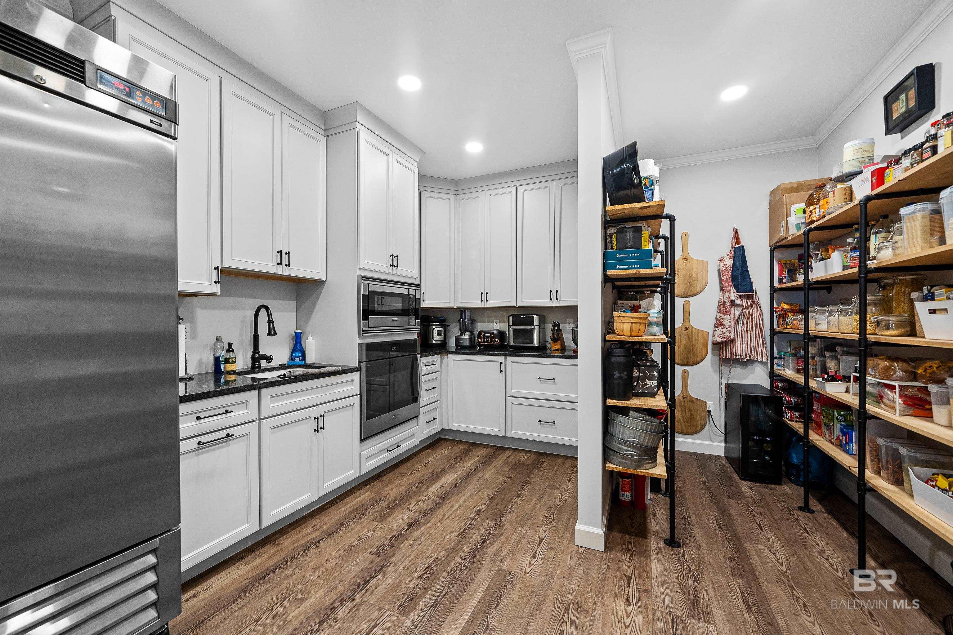 https://zimg.paragon.ice.com/ParagonImages/Property/PG/BCAR/393053/22/0/0/0f6a62262957843011be3c4878772ca1/7/ab5b7ba21f0a6712747a33f24b114ced/393053-9d729fc8-e78c-4479-9a9c-d4aed9e9417f.JPG