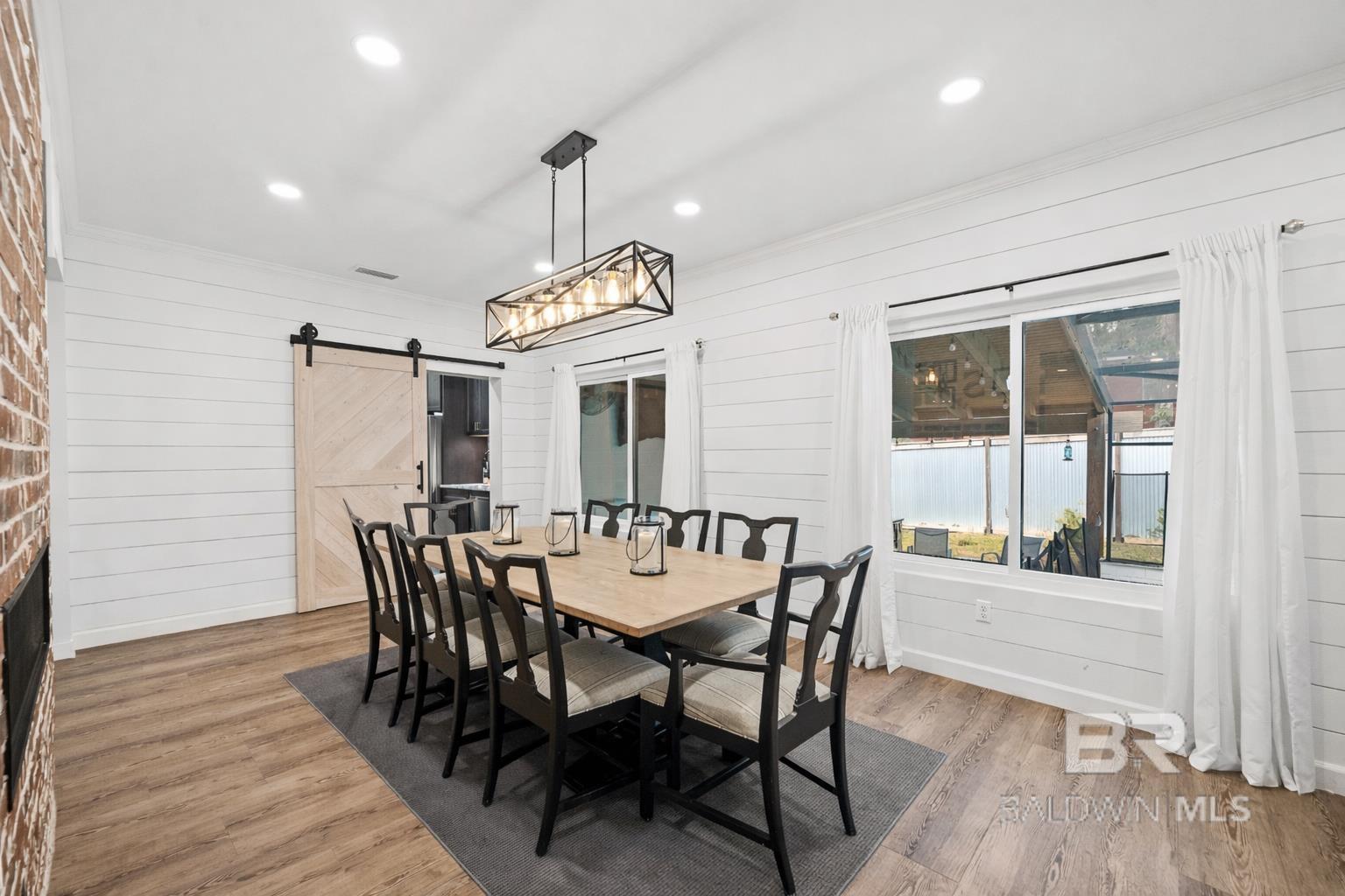 https://zimg.paragon.ice.com/ParagonImages/Property/PG/BCAR/393053/26/0/0/65230e60776bafed321d05a56fb2b1e5/7/ab5b7ba21f0a6712747a33f24b114ced/393053-20fc31f8-a02f-4fe4-9f2c-c57f52a83040.JPG
