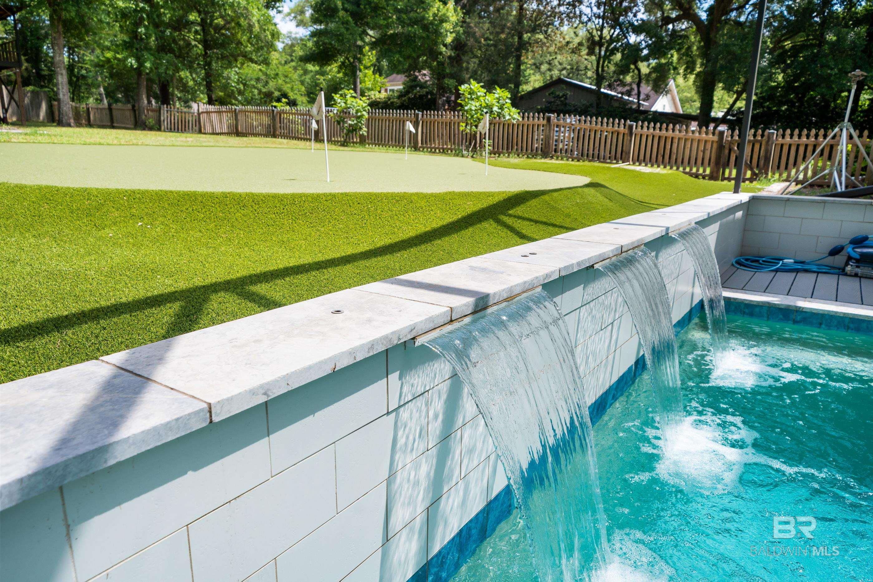https://zimg.paragon.ice.com/ParagonImages/Property/PG/BCAR/393053/4/0/0/c1c6eb45714462b754ad1a38c2db7899/7/ab5b7ba21f0a6712747a33f24b114ced/393053-f54f443d-175e-4db8-a31e-2f814682ce36.JPG