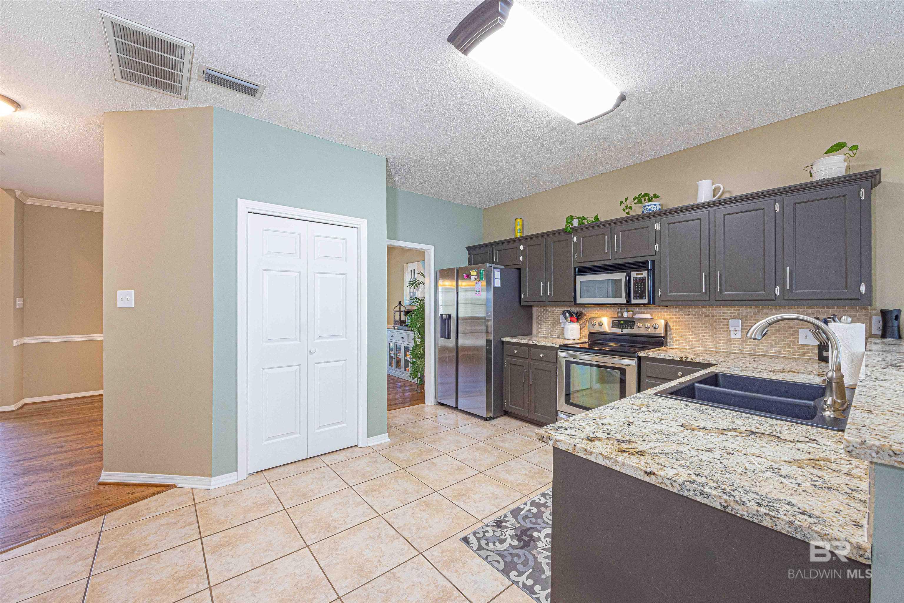 689 Ridgewood Drive, Daphne, AL, 36526