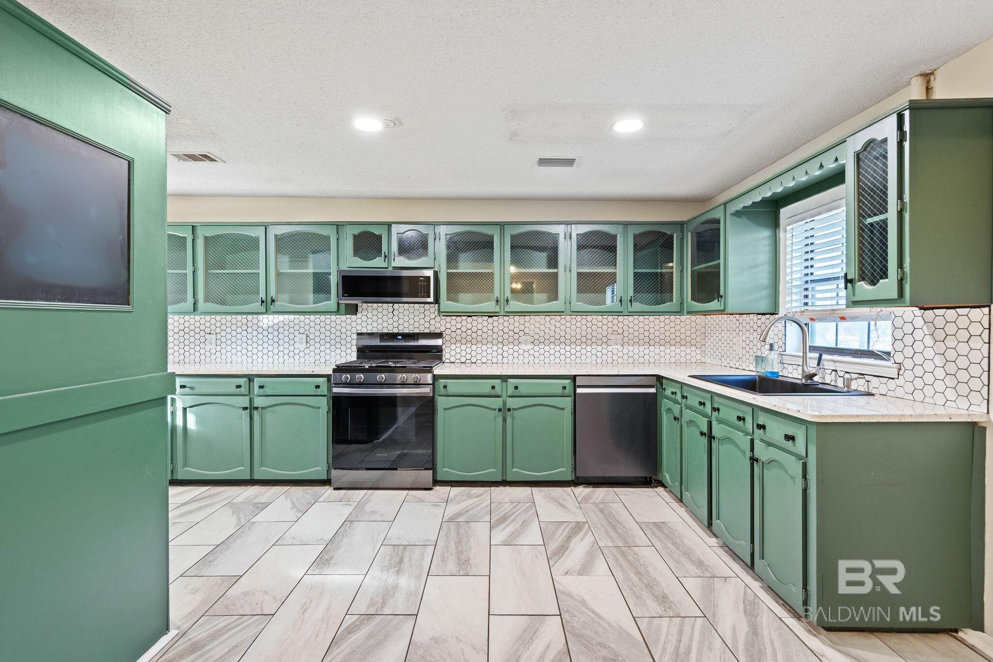 301 Azalea Circle, Mobile, AL, 36608