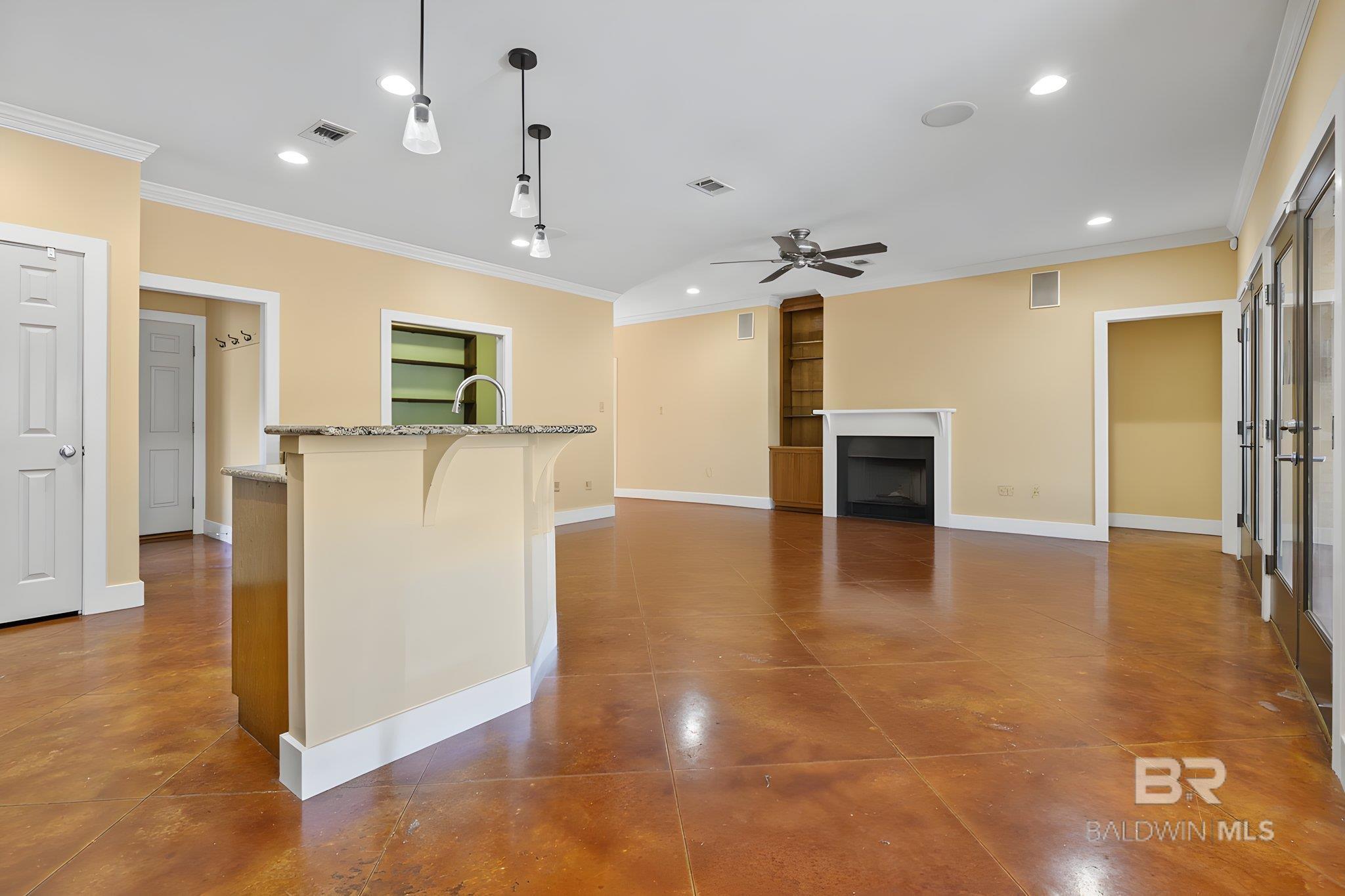 https://zimg.paragon.ice.com/ParagonImages/Property/PG/BCAR/393240/46/0/0/865d78ff0ea90cc3a6730fb22257a108/7/613edd897a5979f8a03d1ebbb10e792a/393240-d0eb4b6a-aee3-4b26-9db9-f72281602a6c.JPG