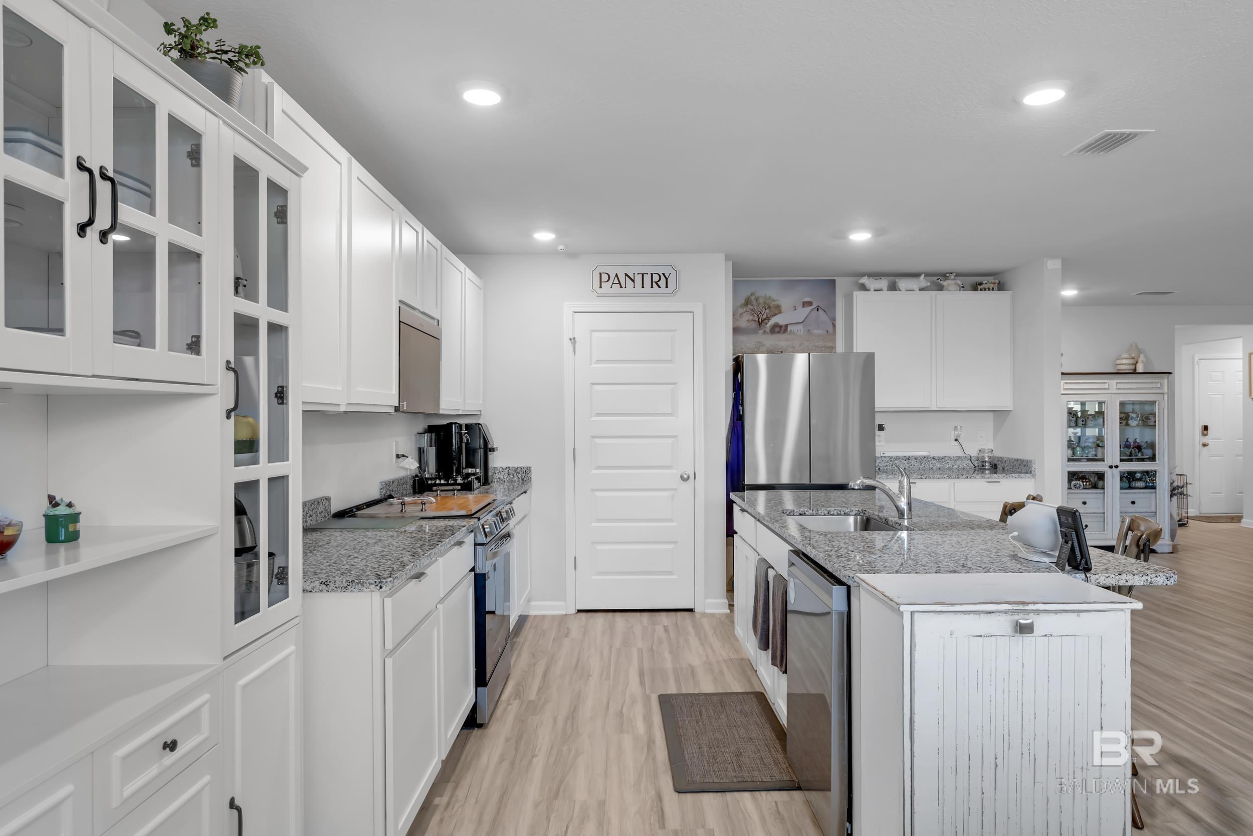 https://zimg.paragon.ice.com/ParagonImages/Property/PG/BCAR/393332/16/0/0/98d42fced32b379ca36b5f34882610ed/7/4b6356edfc9269683360e4326f29a5ee/393332-01796651-fc0b-4446-90c7-0f02ab34dc7c.JPG