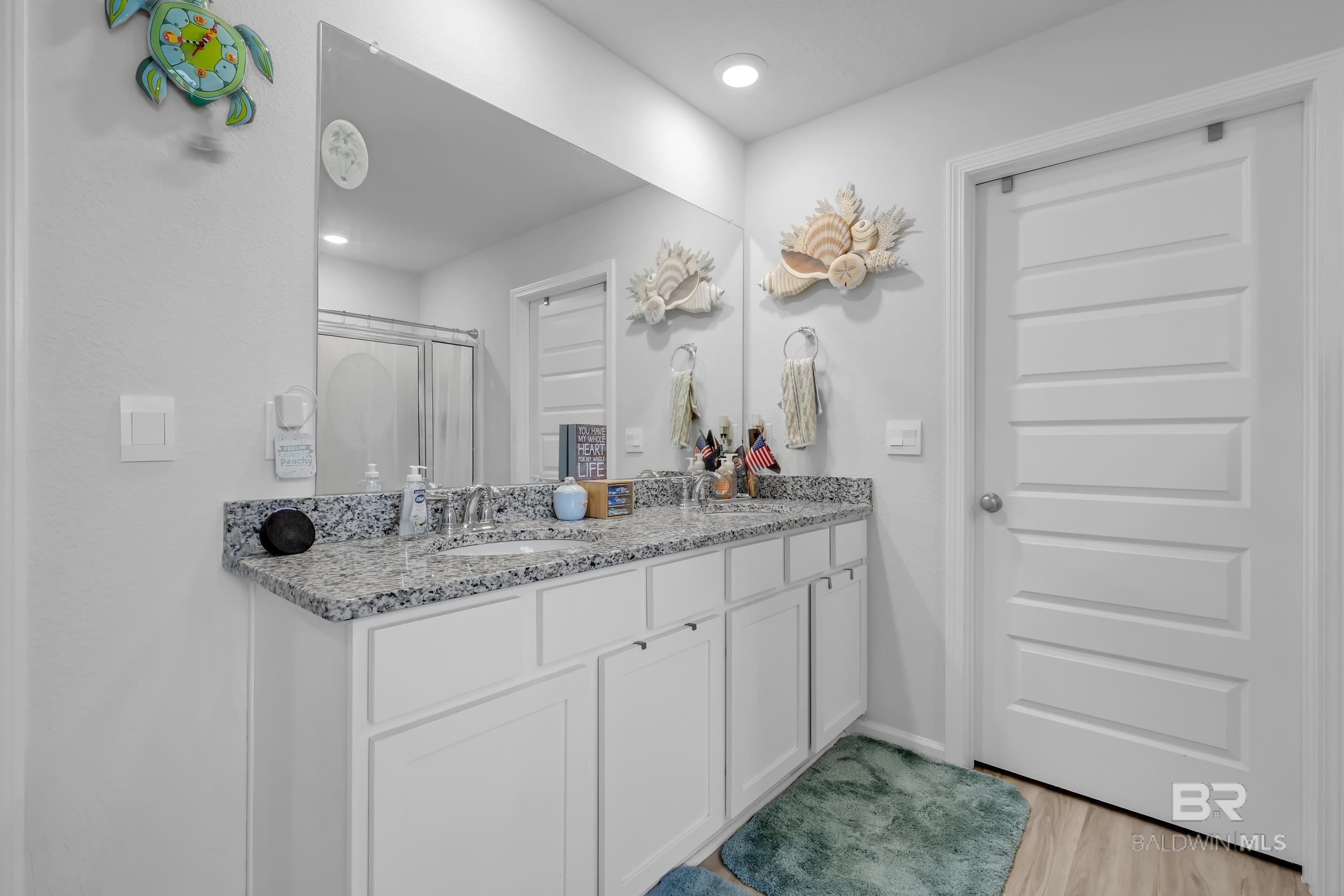 https://zimg.paragon.ice.com/ParagonImages/Property/PG/BCAR/393332/23/0/0/f2e1925ffb1b66fdb3eb50c5e3585522/7/4b6356edfc9269683360e4326f29a5ee/393332-69bf34af-be92-4b99-9bc6-f78af5934f6c.JPG