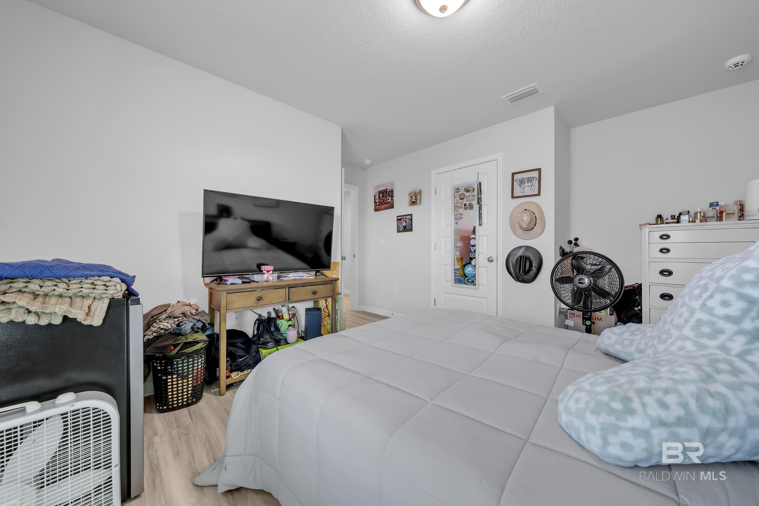 https://zimg.paragon.ice.com/ParagonImages/Property/PG/BCAR/393332/28/0/0/9143f8bc3165ff92d66c5ce3463e1959/7/4b6356edfc9269683360e4326f29a5ee/393332-3751b5f4-90b8-4fd0-b647-f82165c61658.JPG